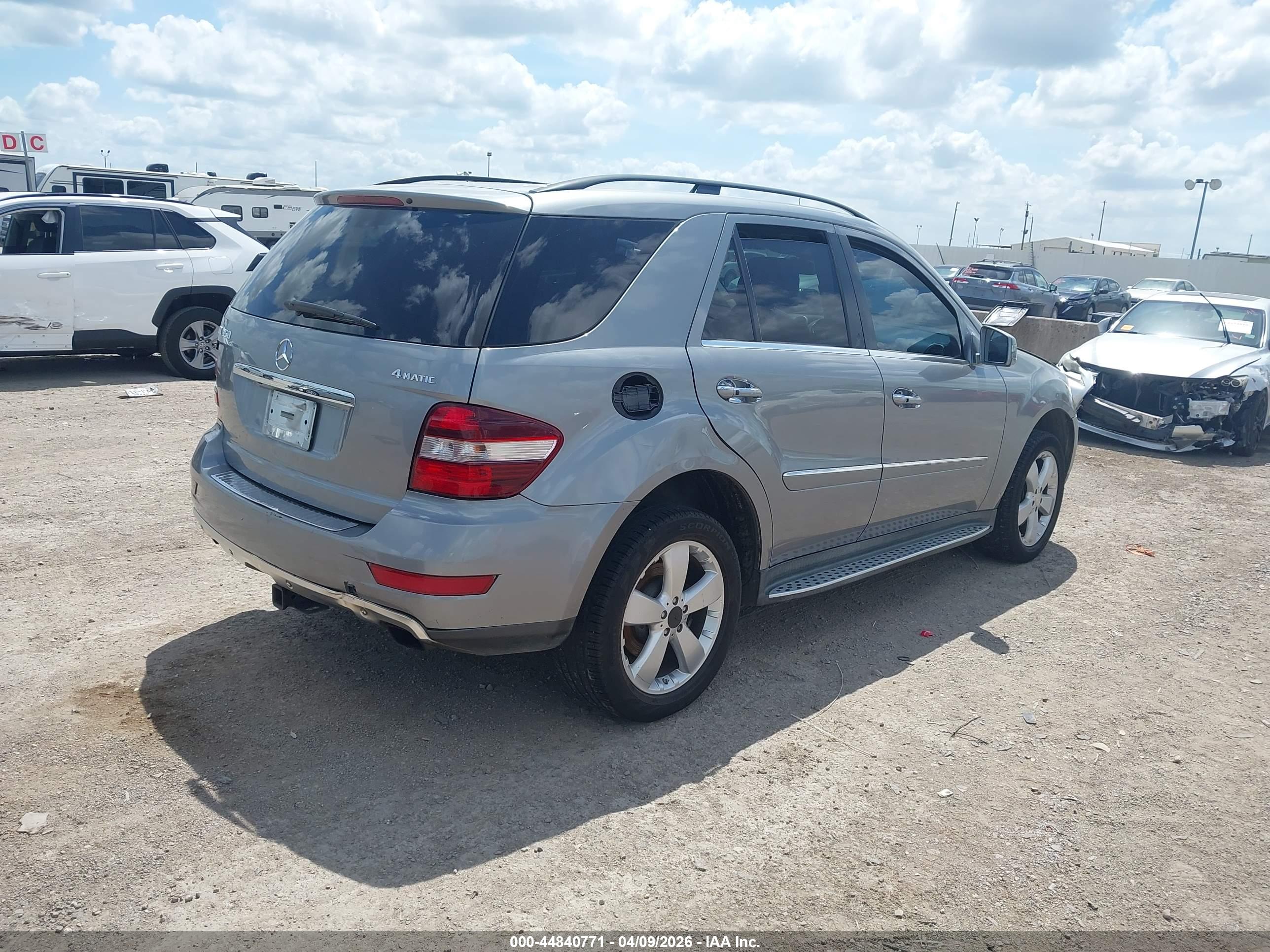MERCEDES-BENZ ML image 4