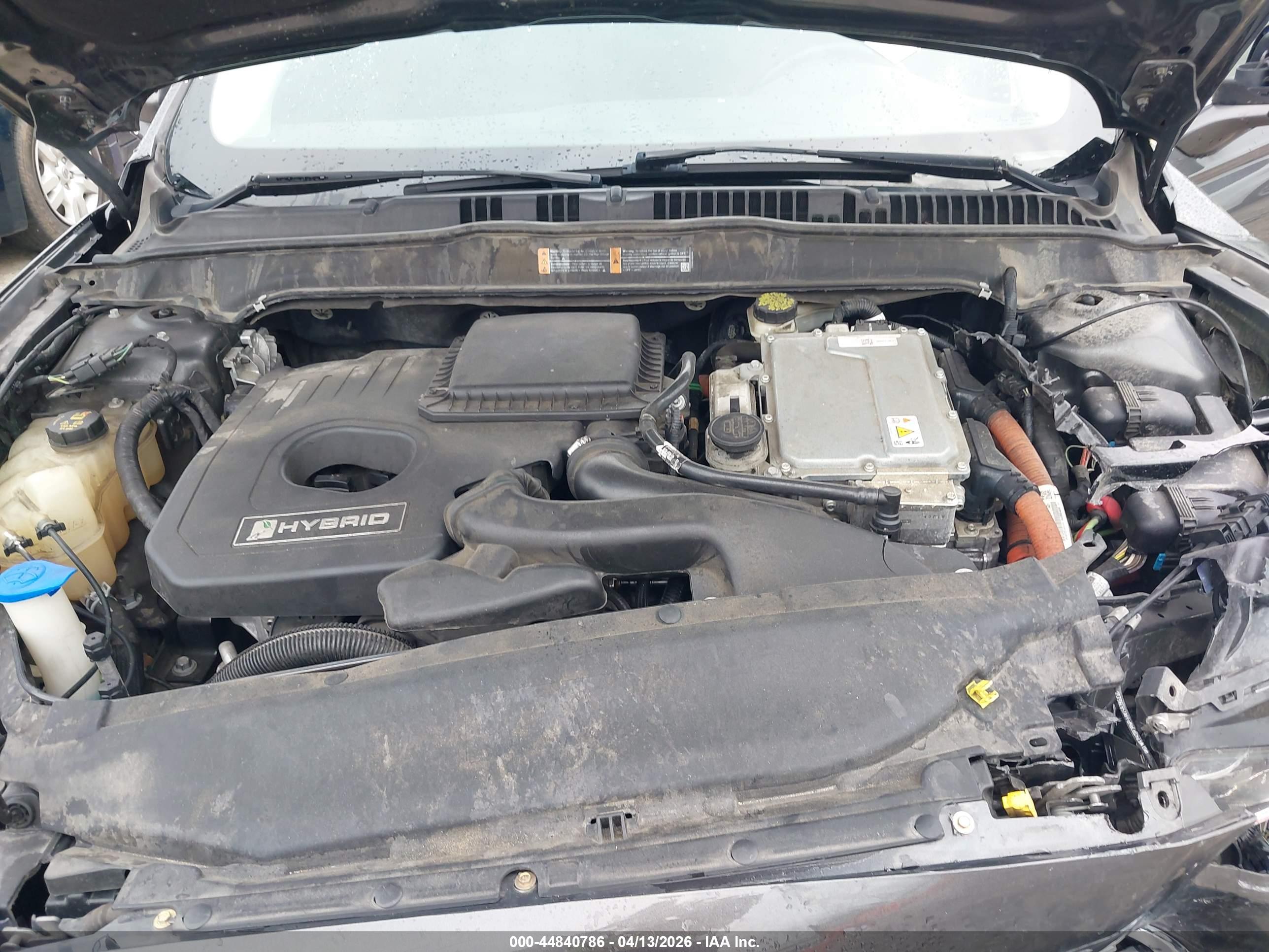 FORD FUSION image 10
