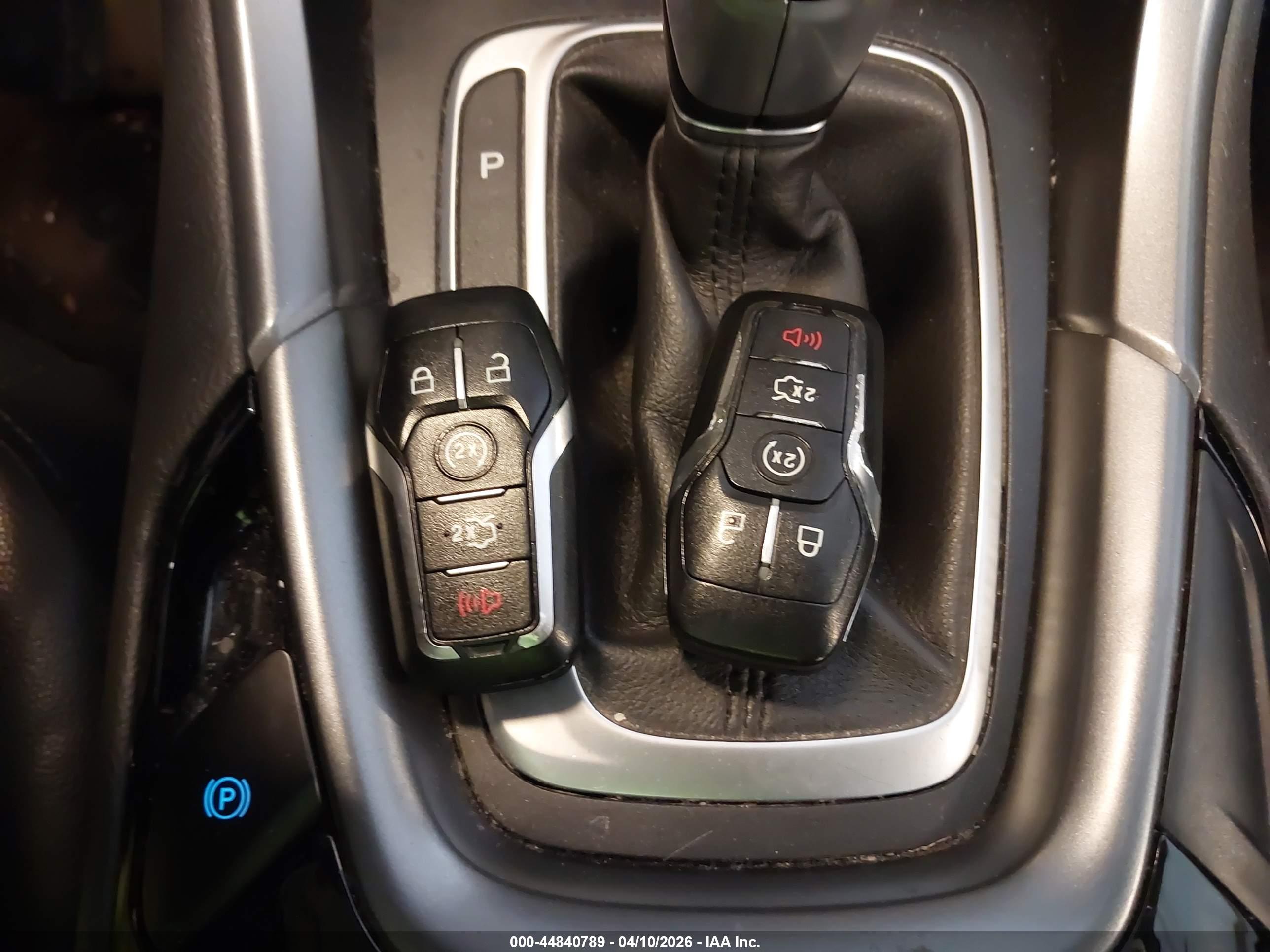 FORD FUSION image 11