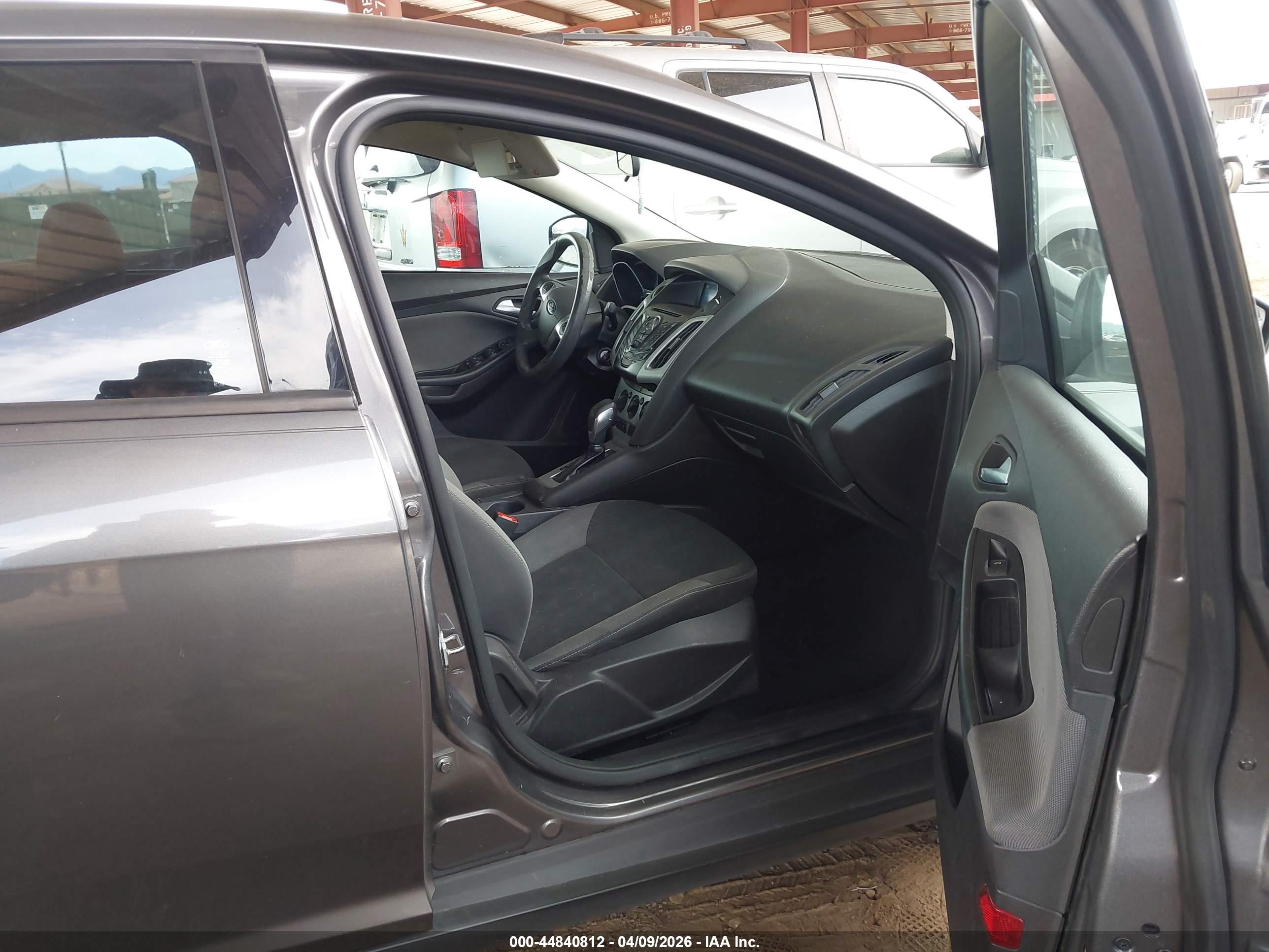 FORD FOCUS image 5