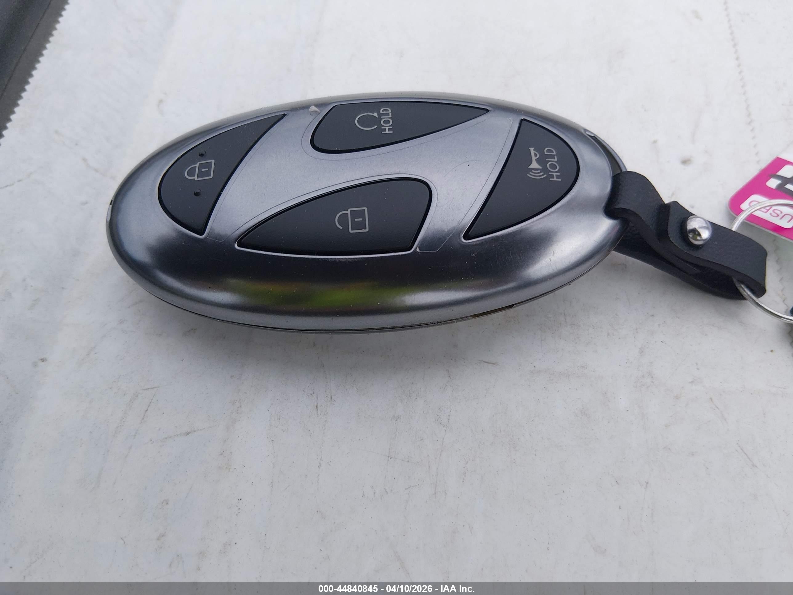 HYUNDAI KONA image 11