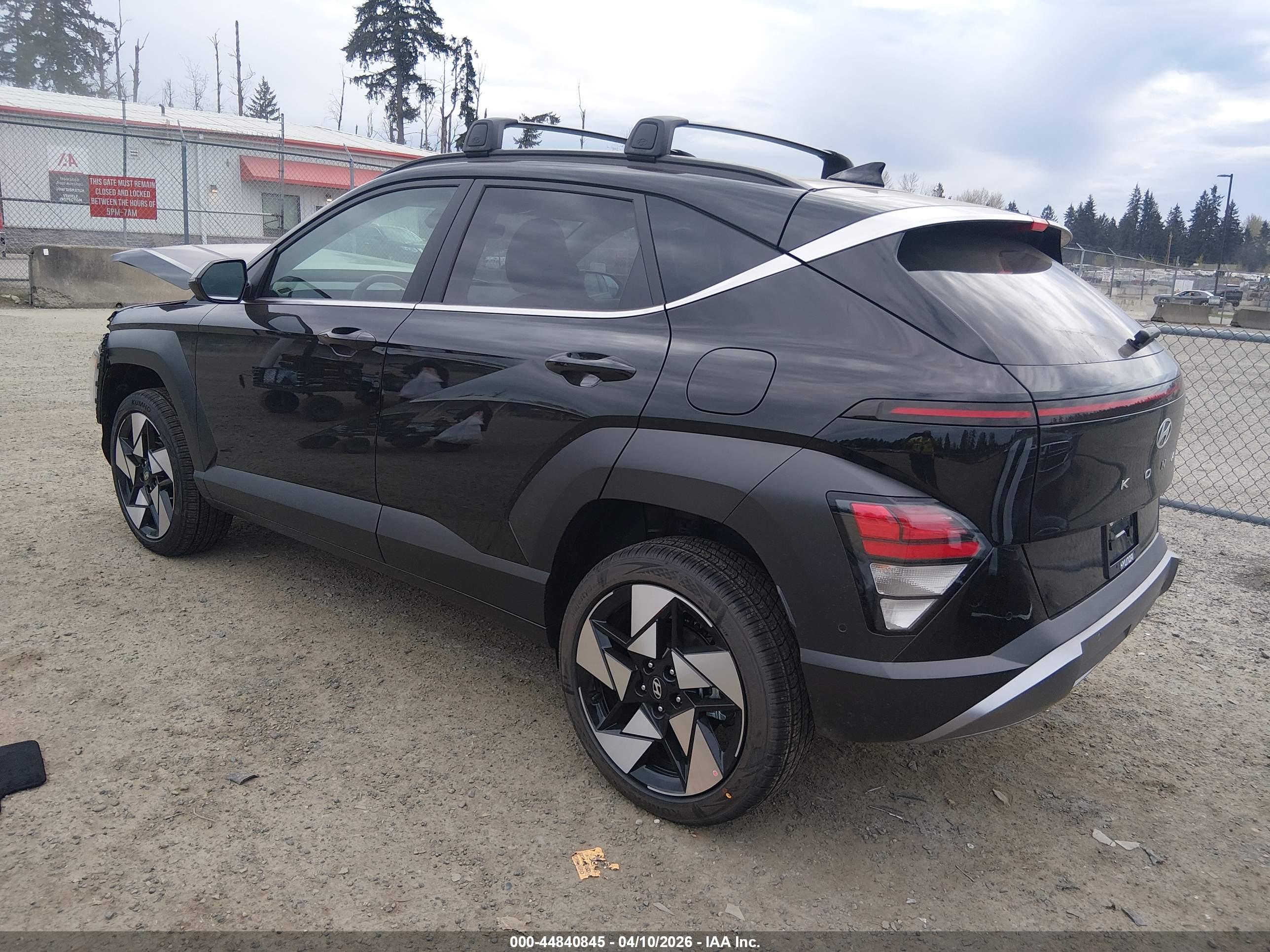 HYUNDAI KONA image 3