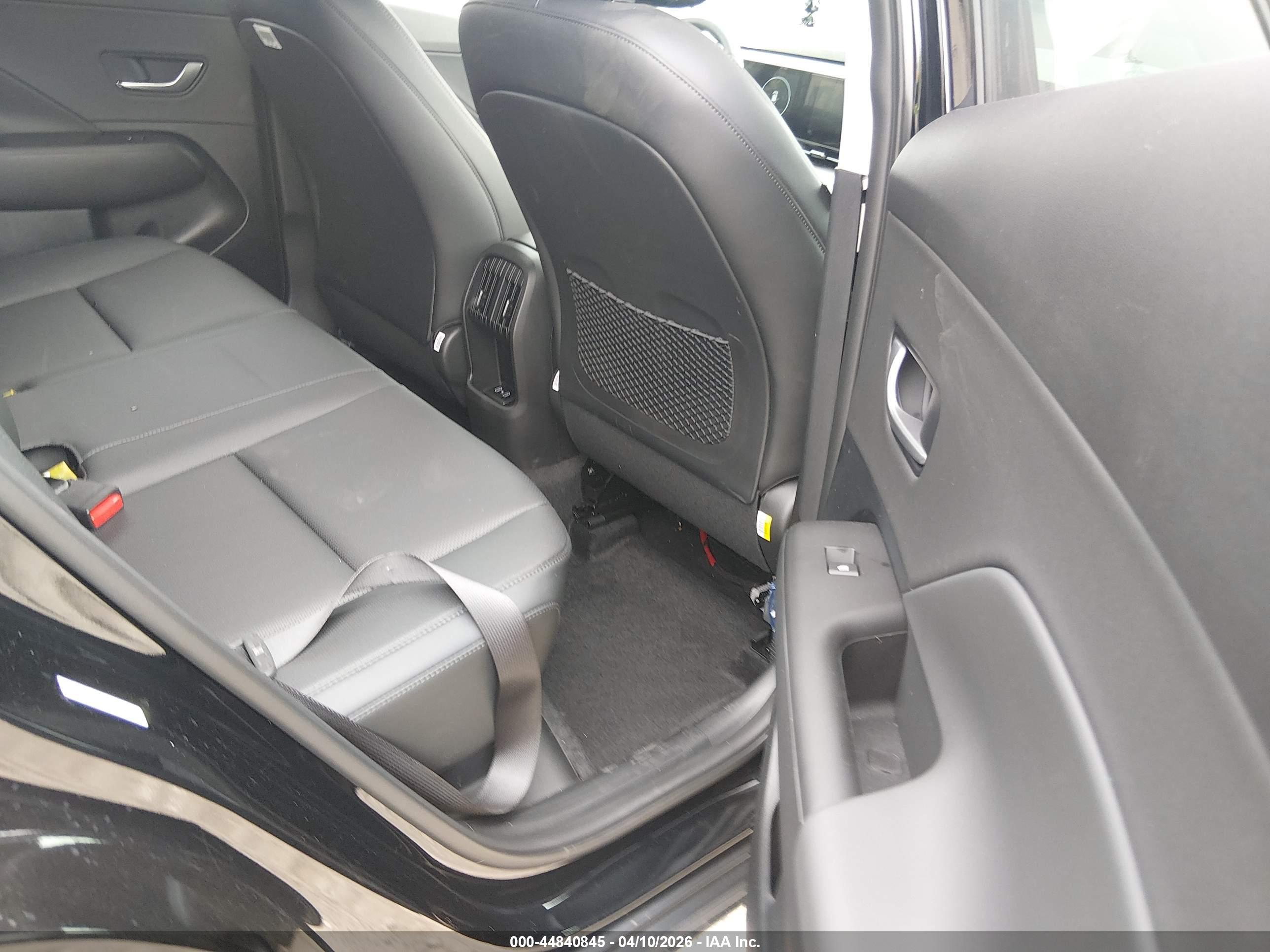 HYUNDAI KONA image 8