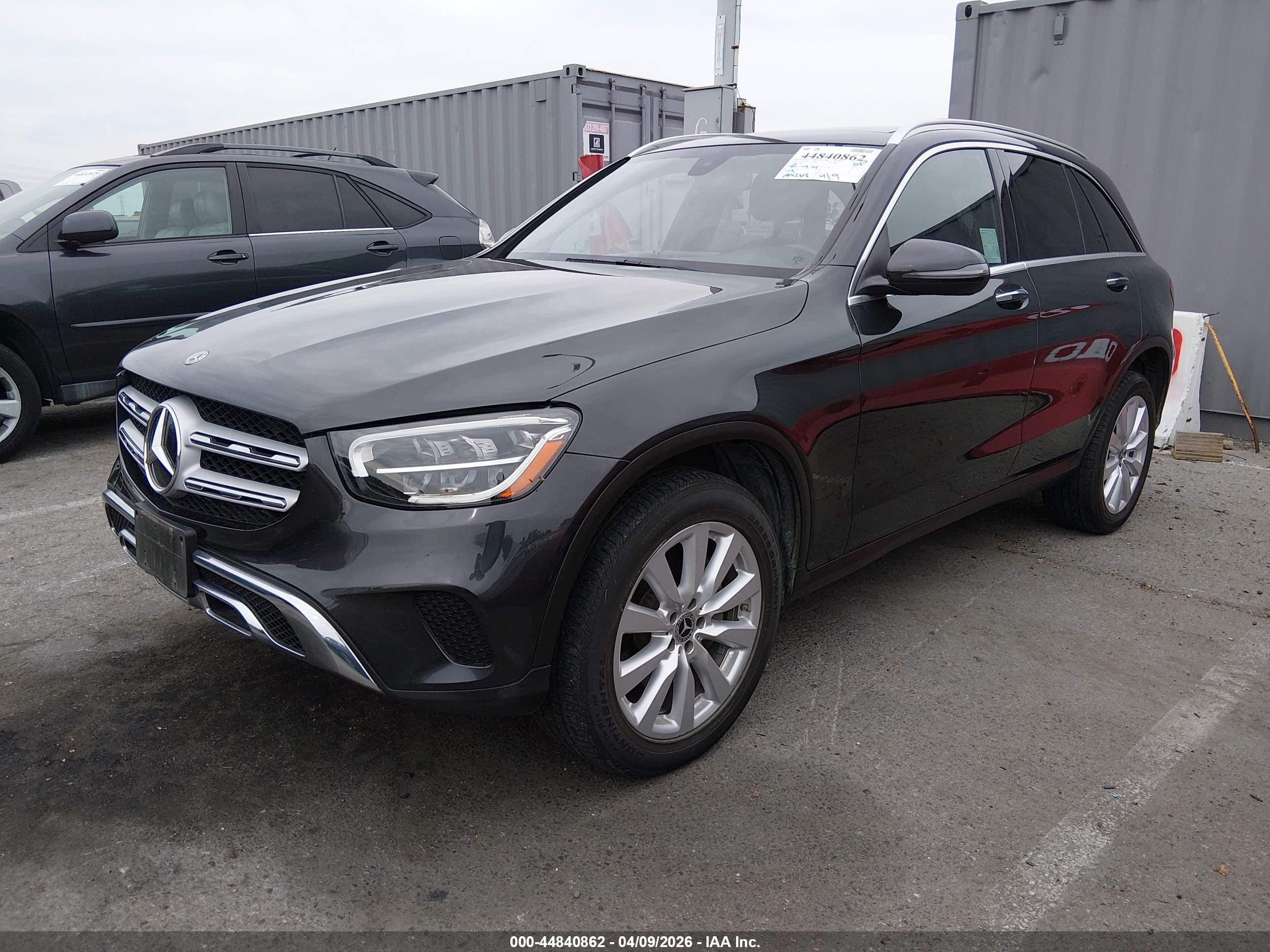 MERCEDES-BENZ GLC image 2