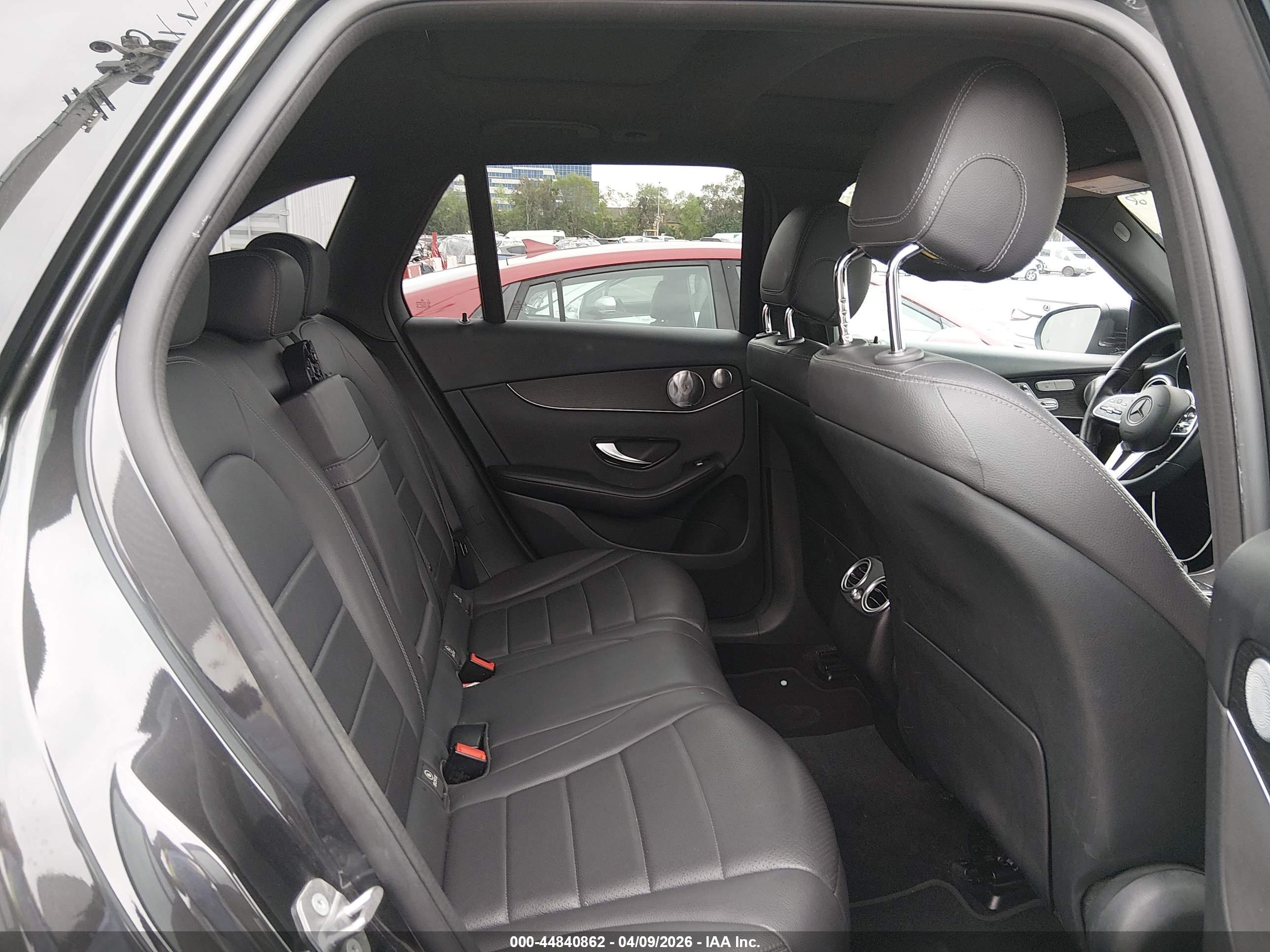 MERCEDES-BENZ GLC image 8