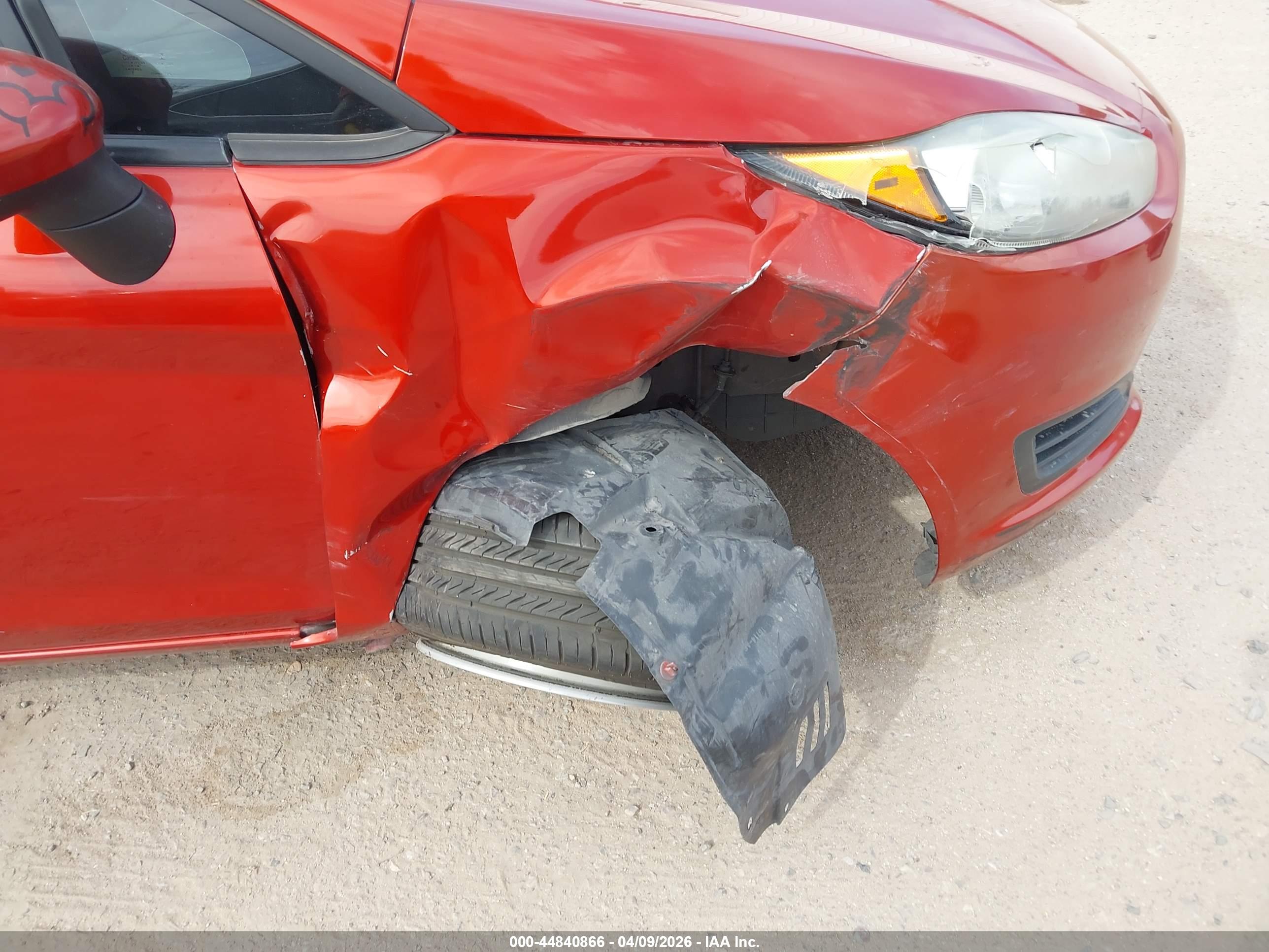FORD FIESTA image 6