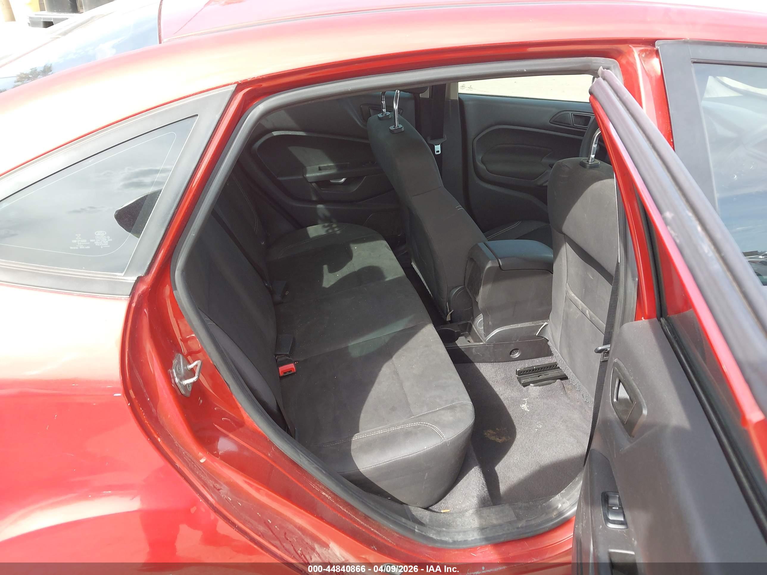 FORD FIESTA image 8