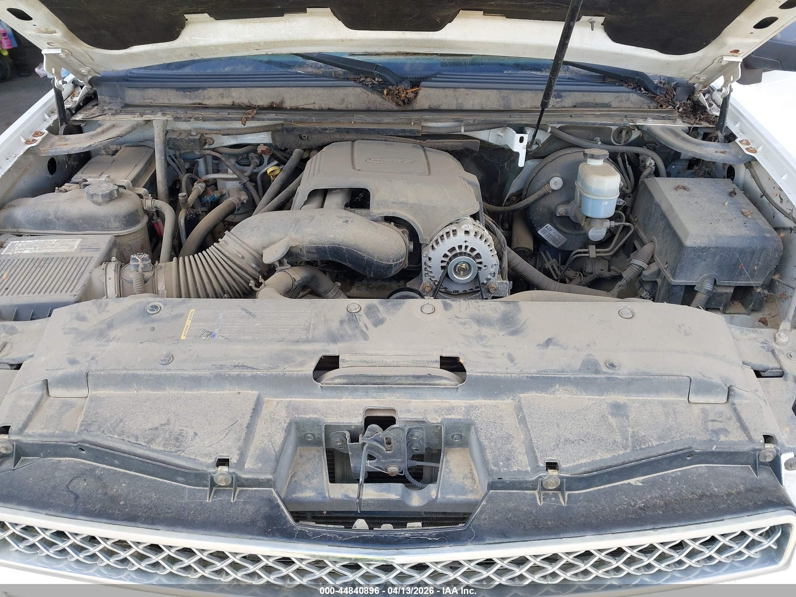 CHEVROLET SUBURBAN image 10