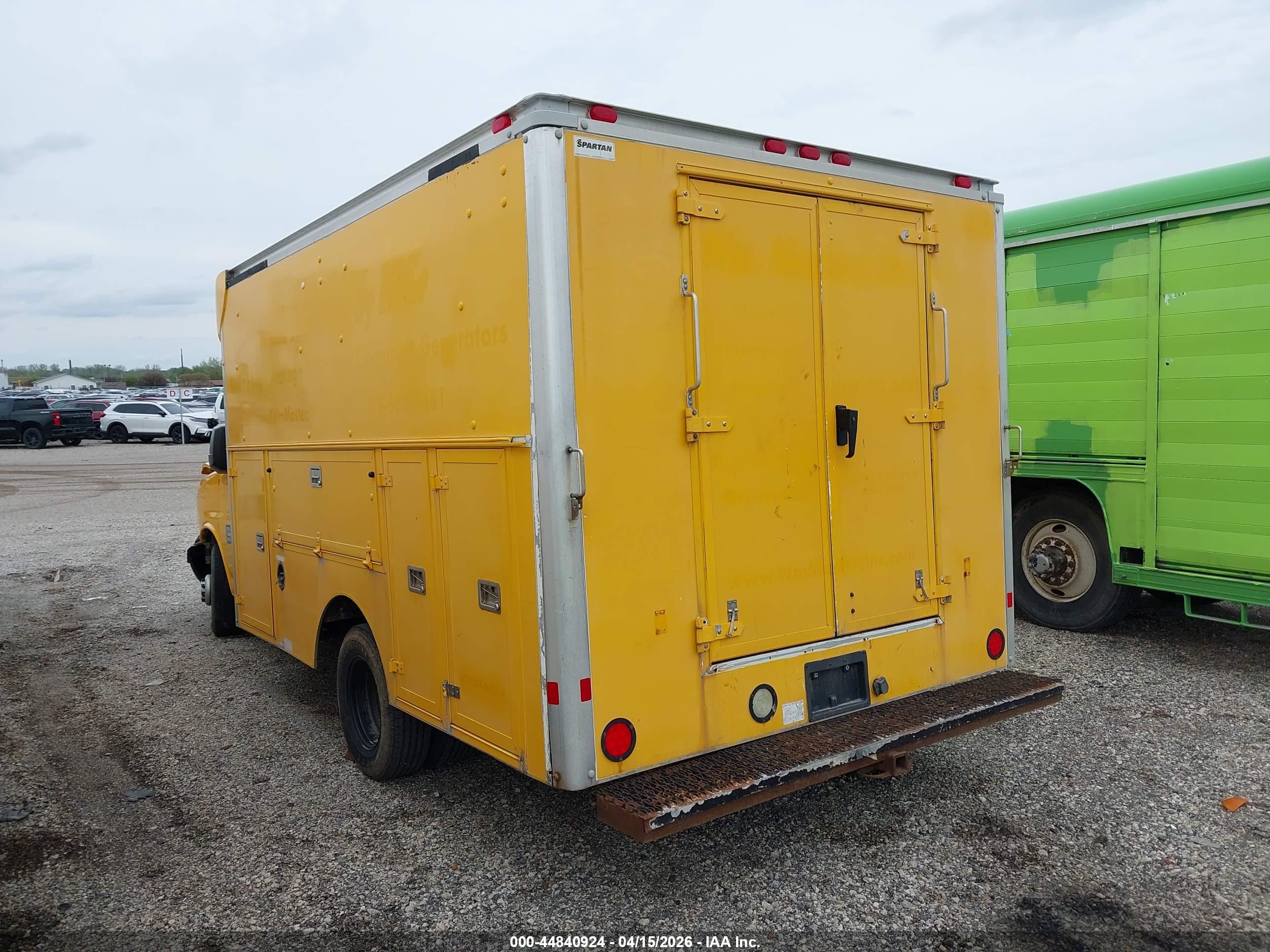 CHEVROLET EXPRESS image 3