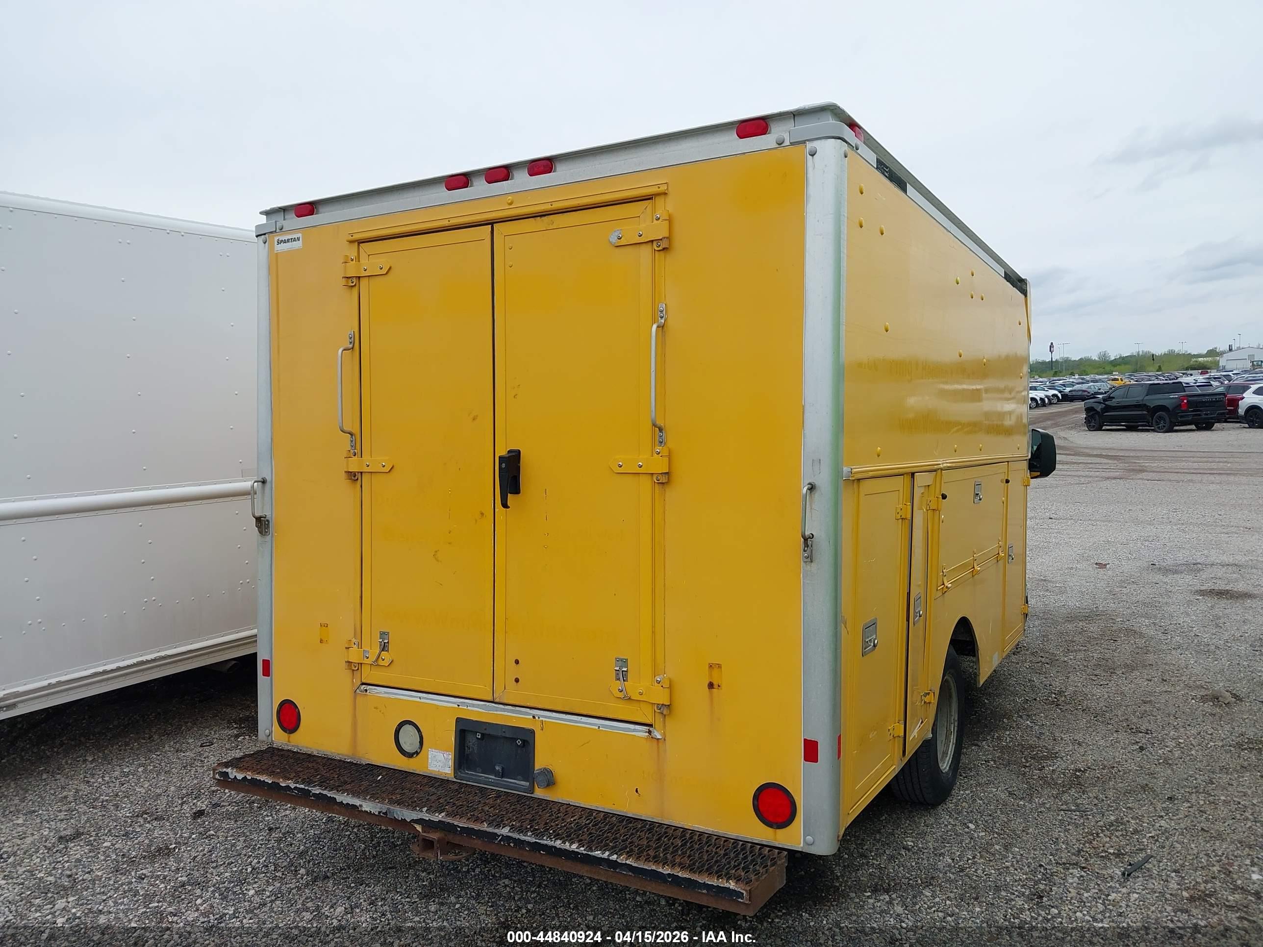 CHEVROLET EXPRESS image 4