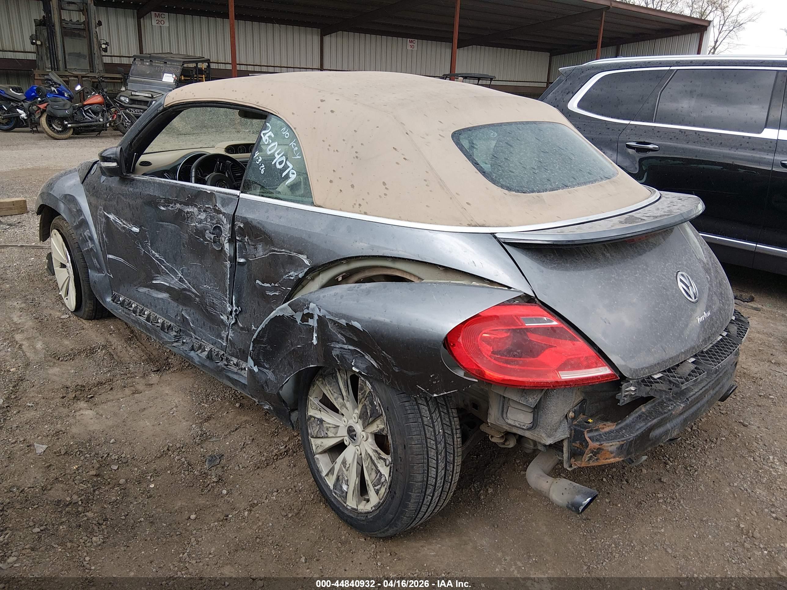 VOLKSWAGEN BEETLE image 3