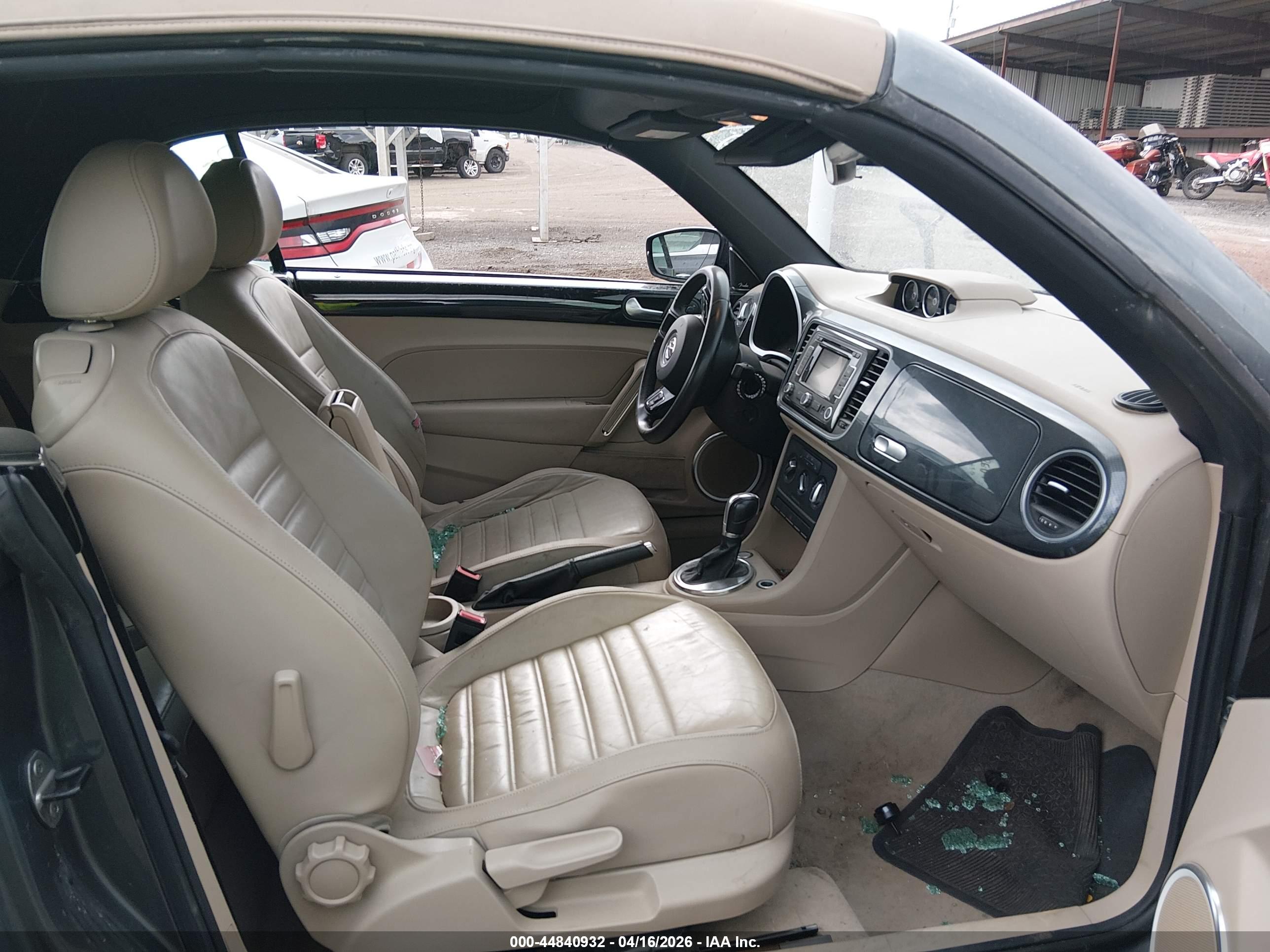 VOLKSWAGEN BEETLE image 5