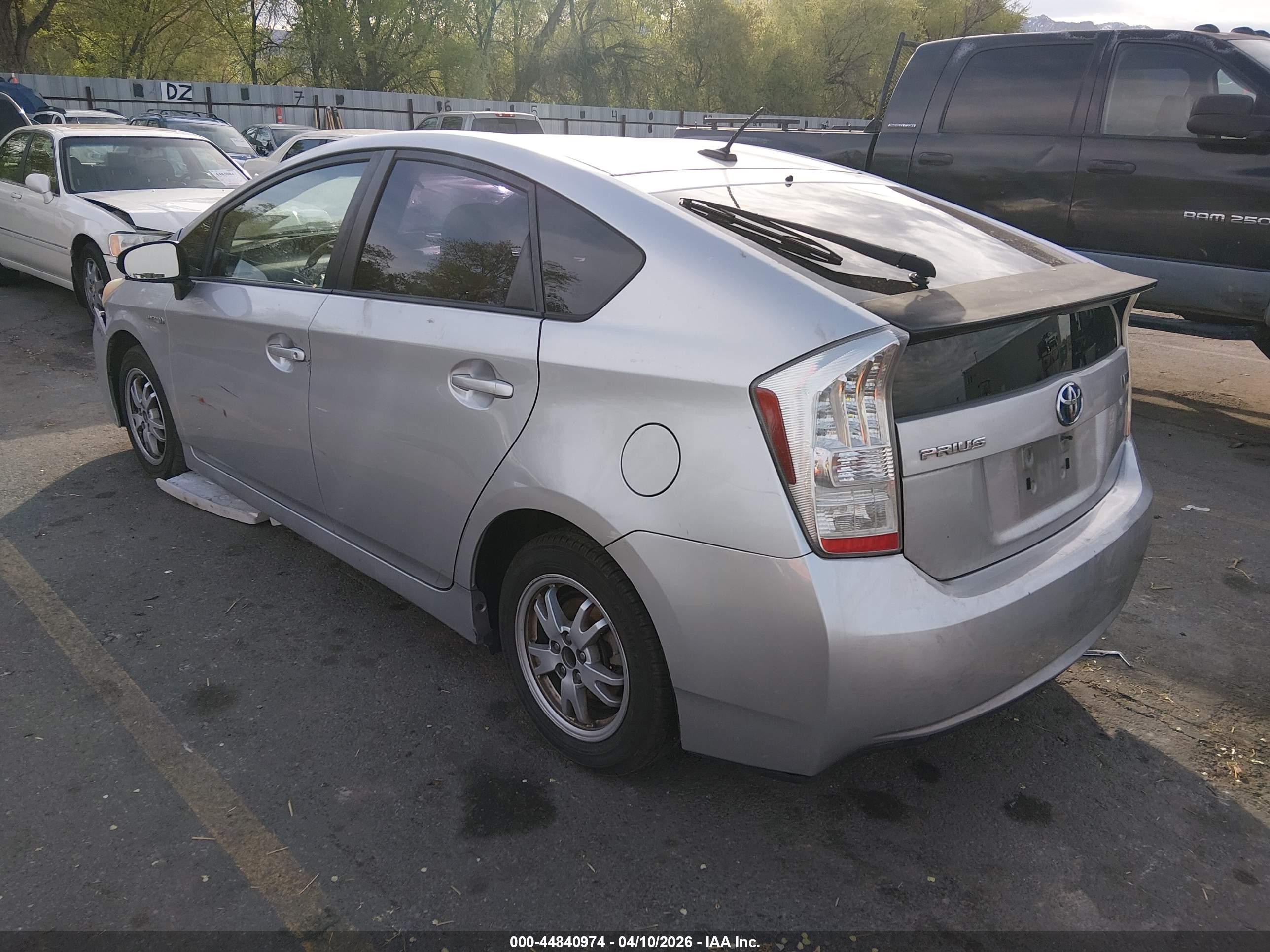 TOYOTA PRIUS image 3