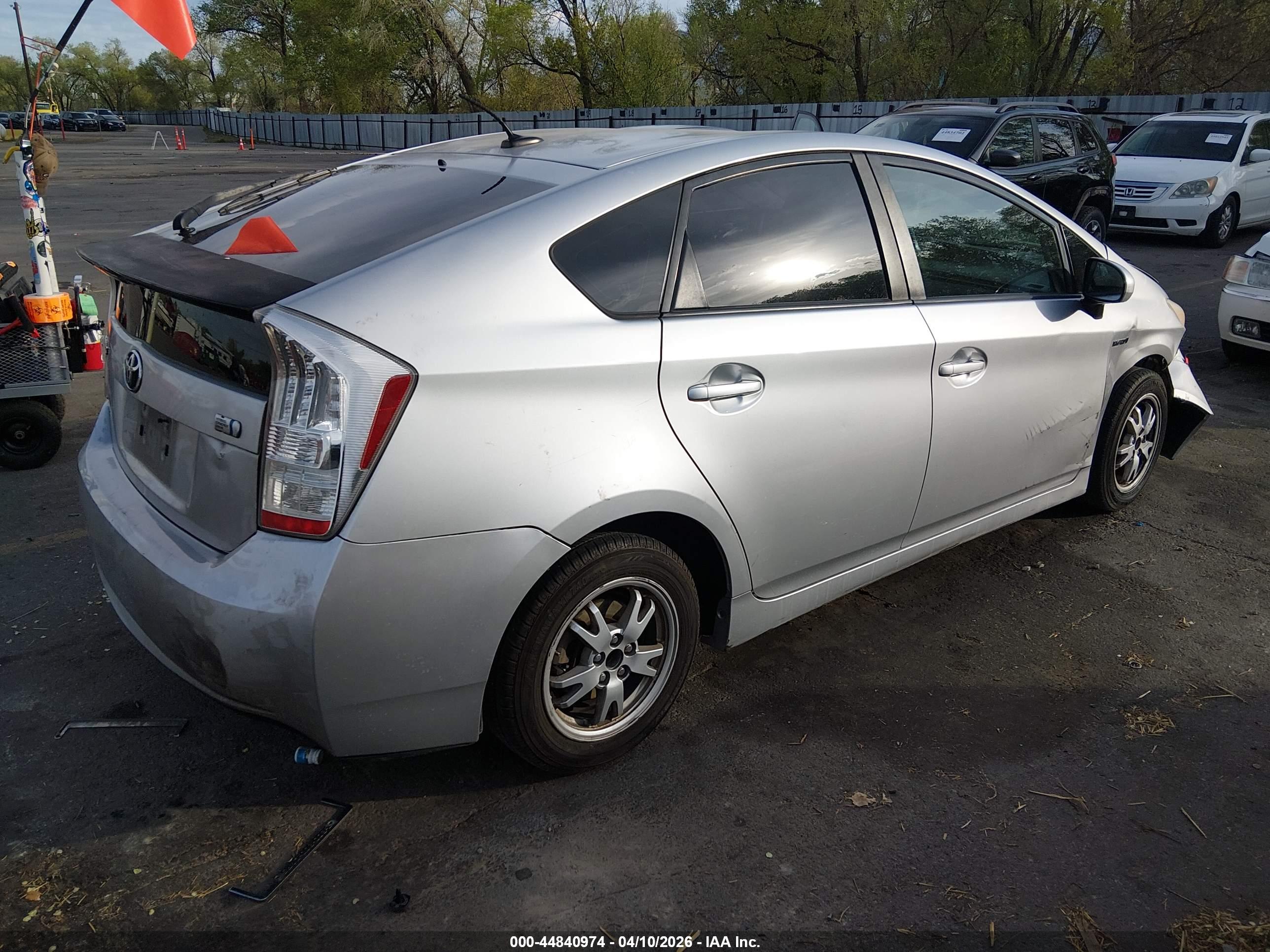 TOYOTA PRIUS image 4