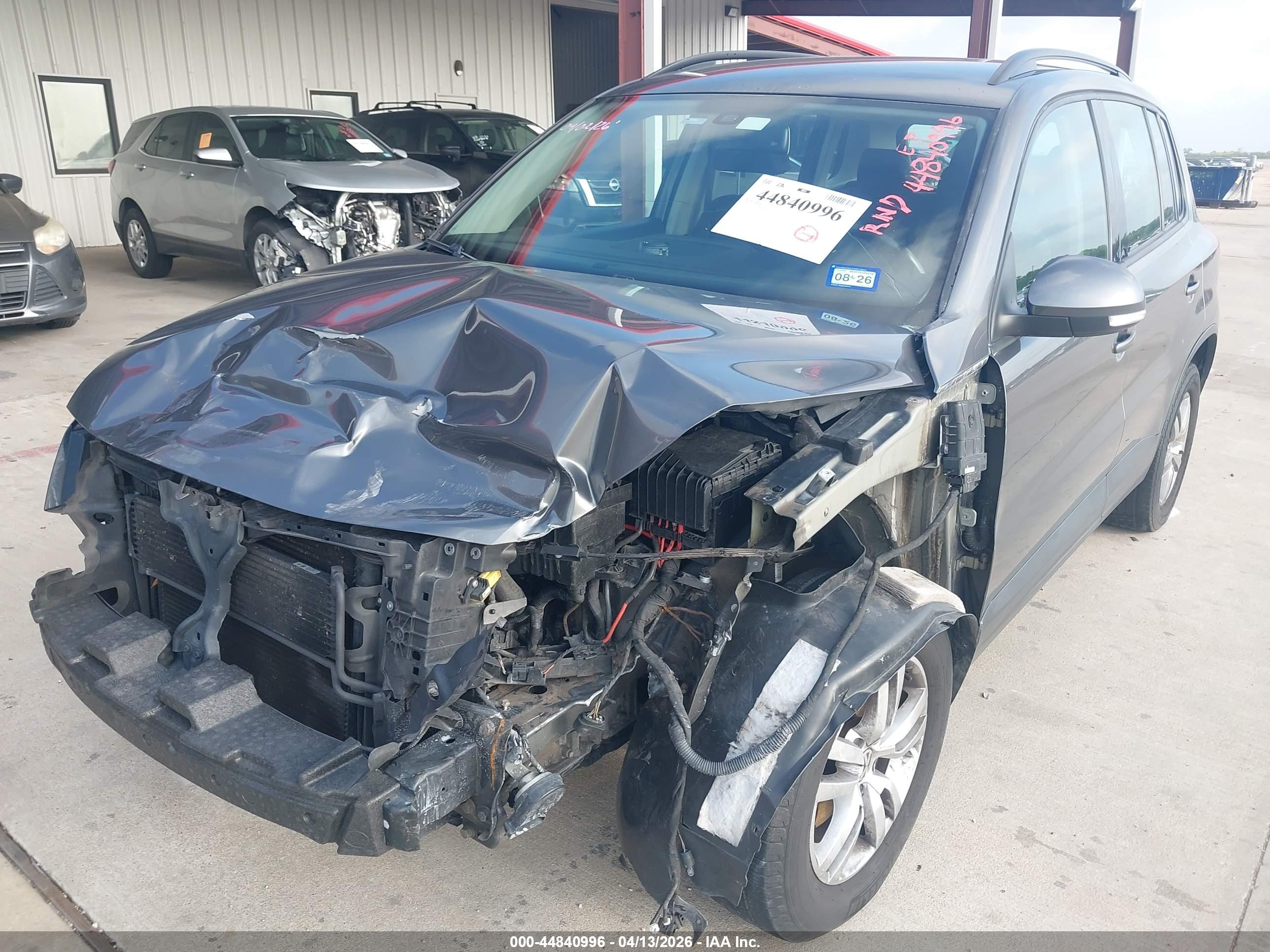 VOLKSWAGEN TIGUAN image 6
