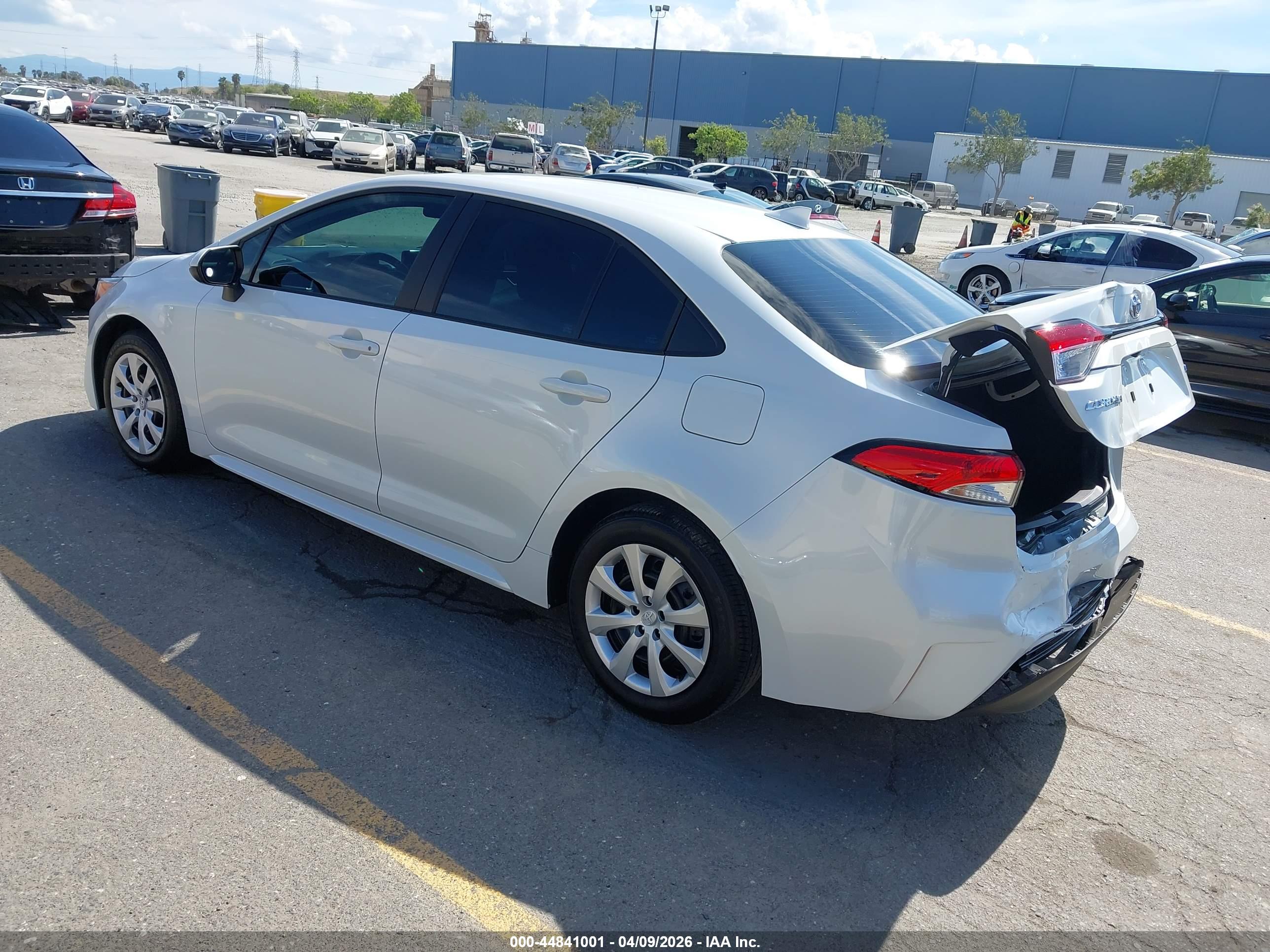 TOYOTA COROLLA image 3