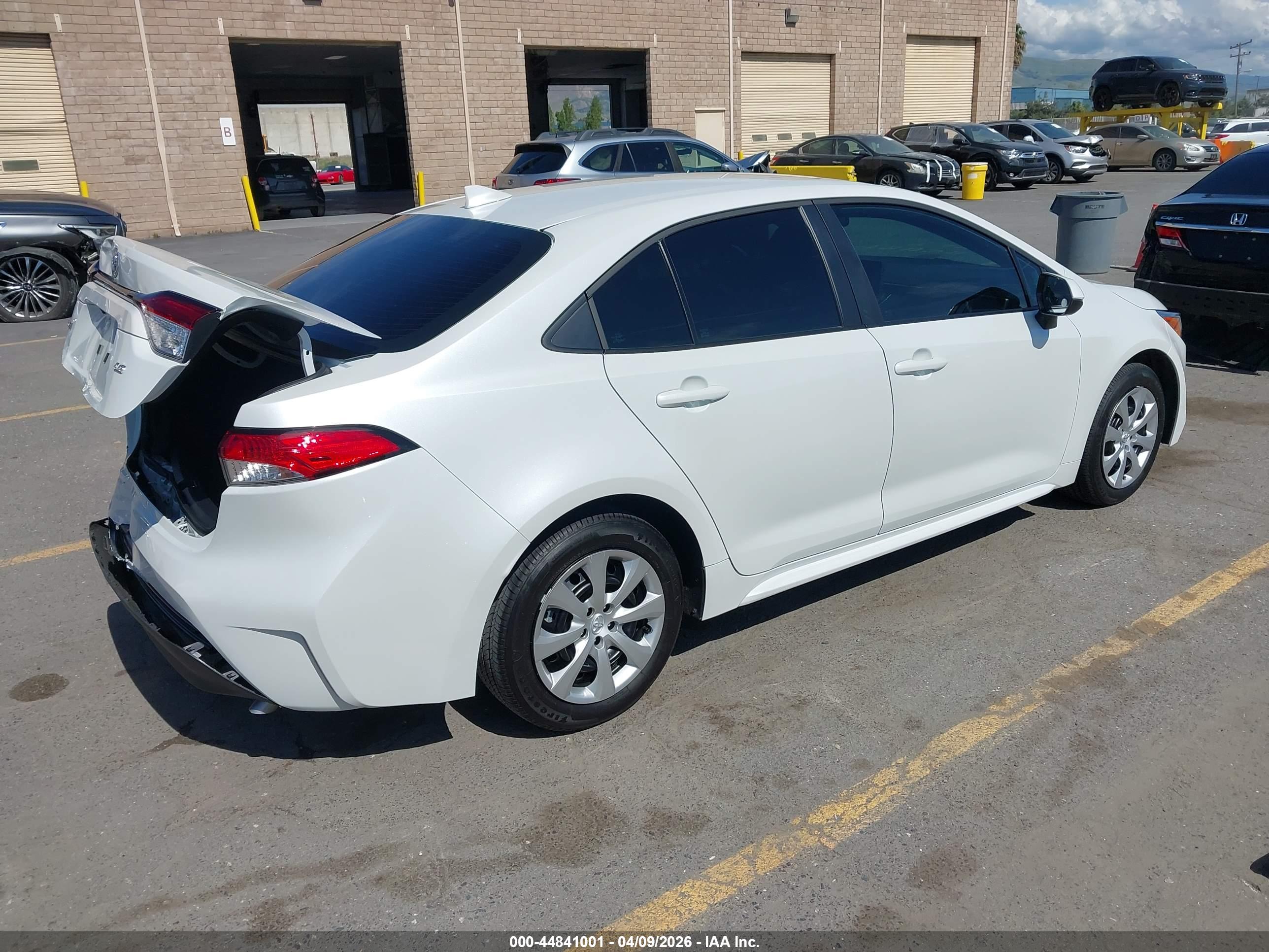 TOYOTA COROLLA image 4