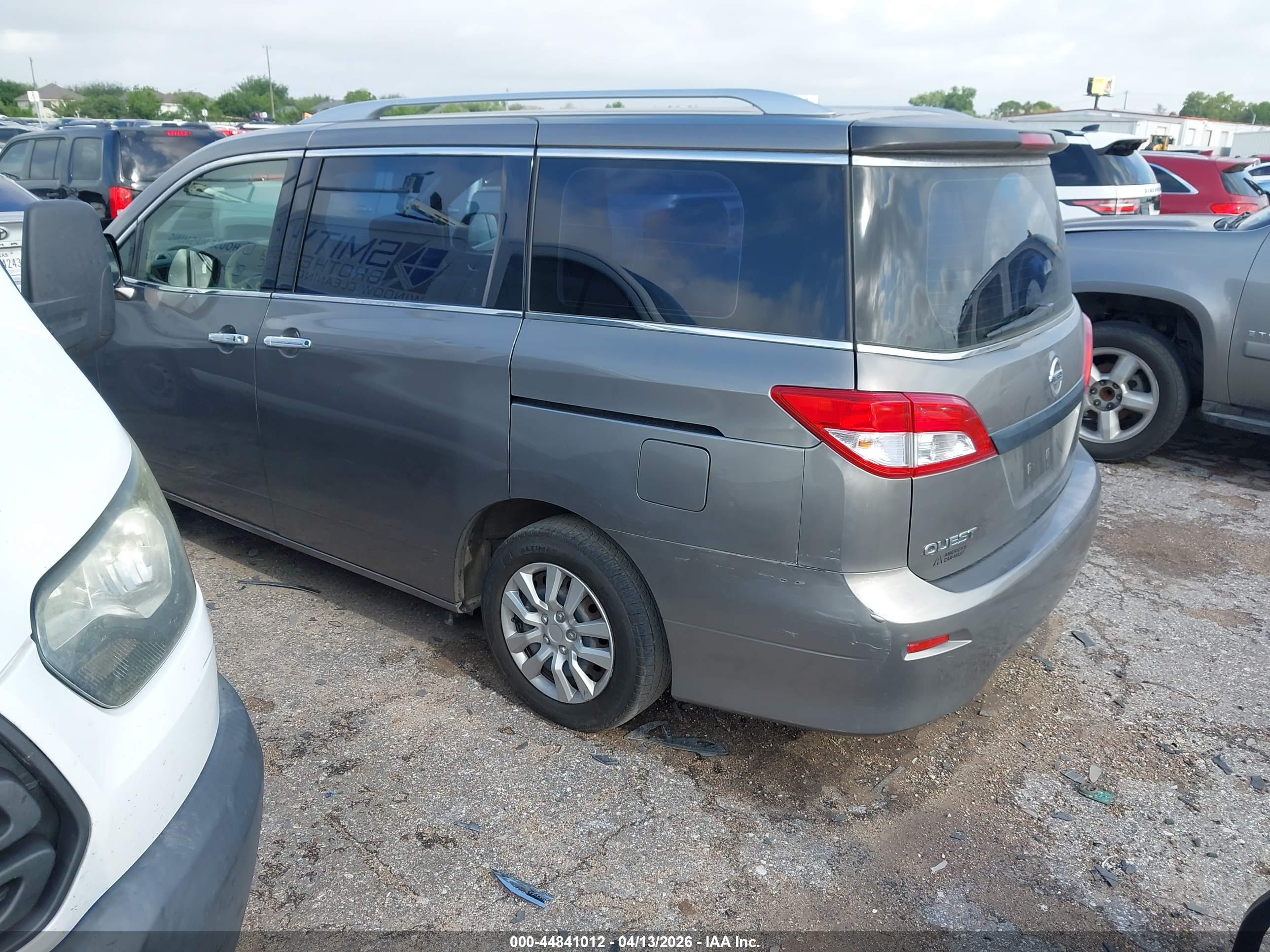 NISSAN QUEST image 3