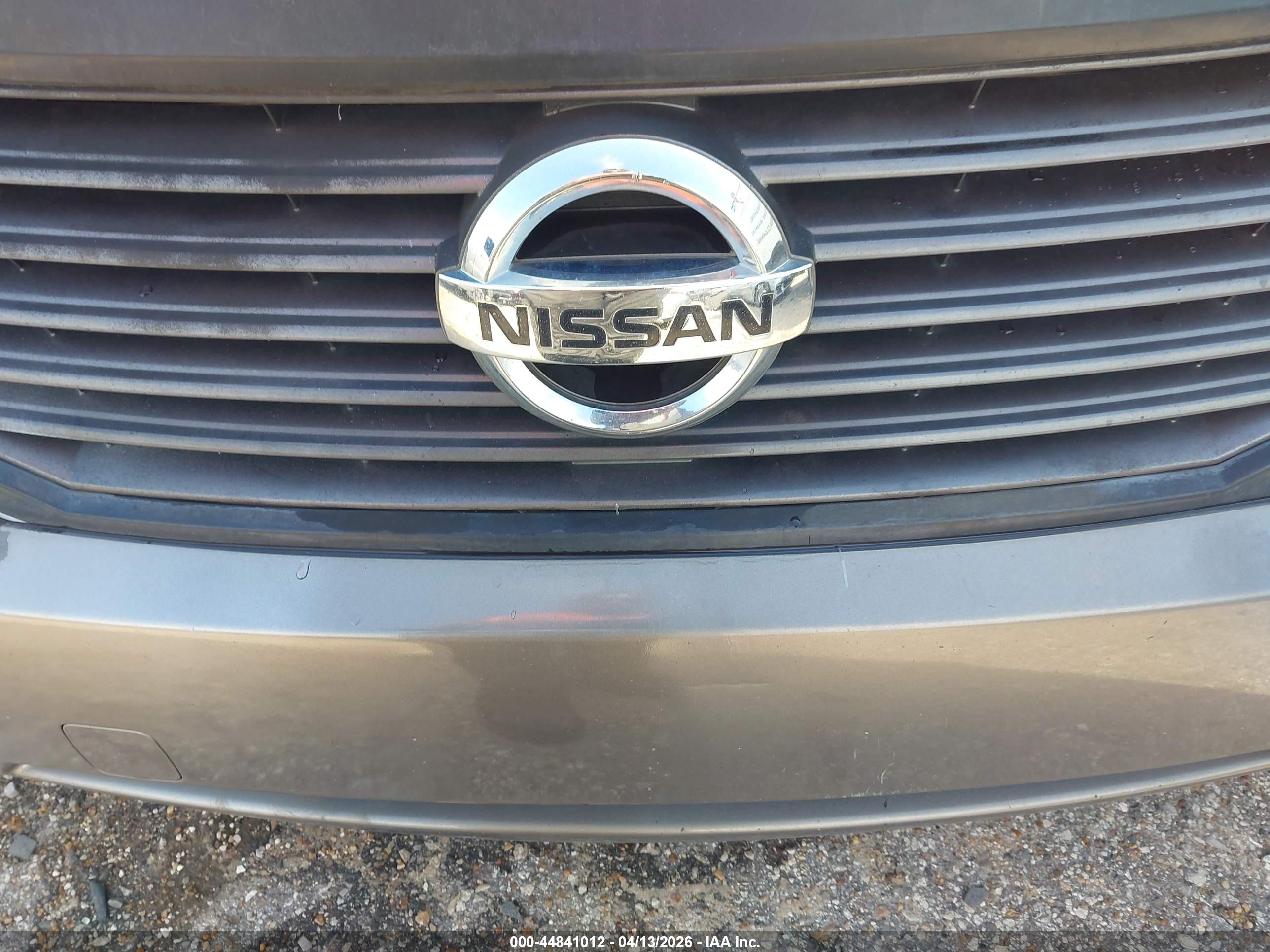 NISSAN QUEST image 6