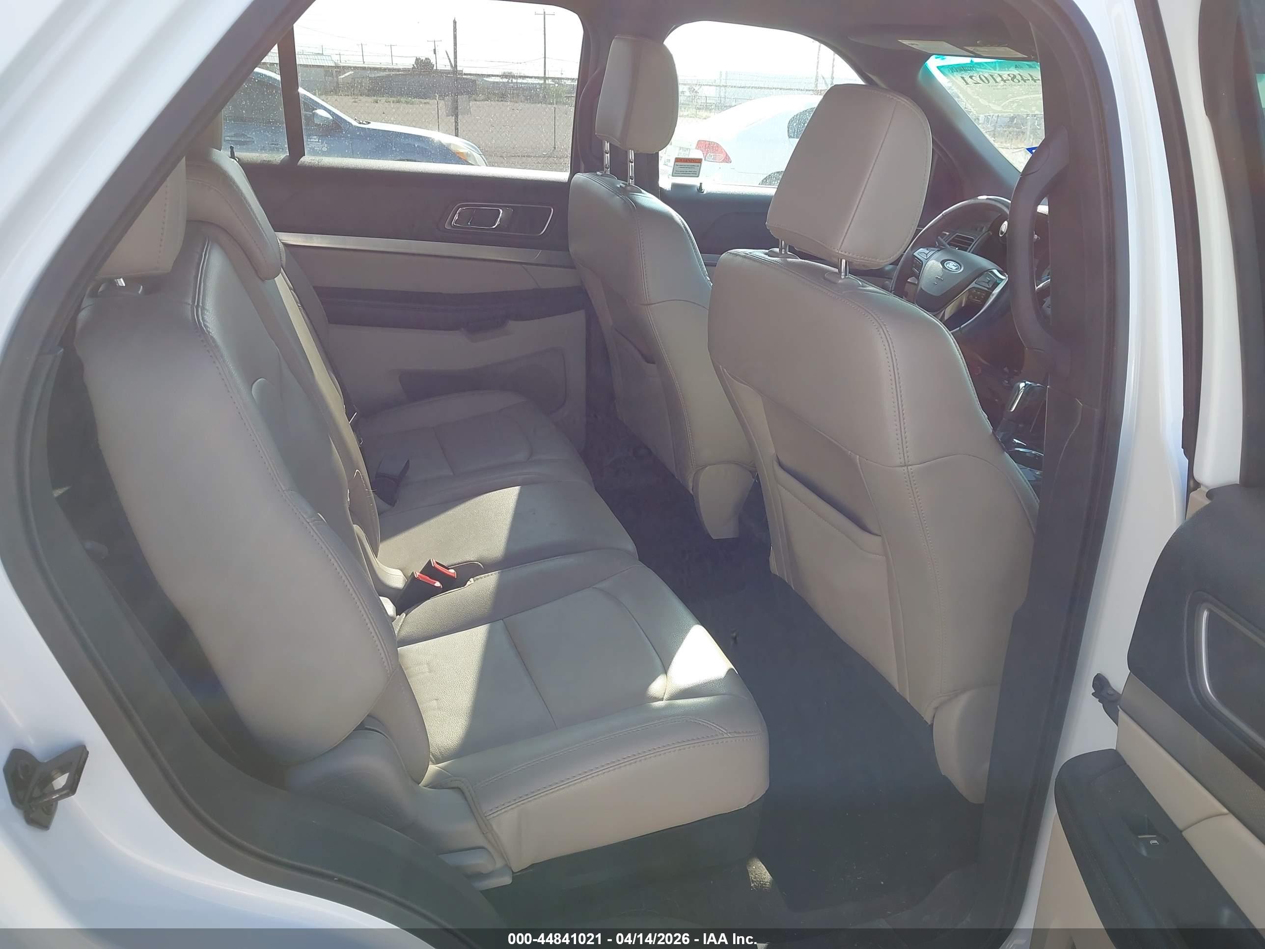 FORD EXPLORER image 8