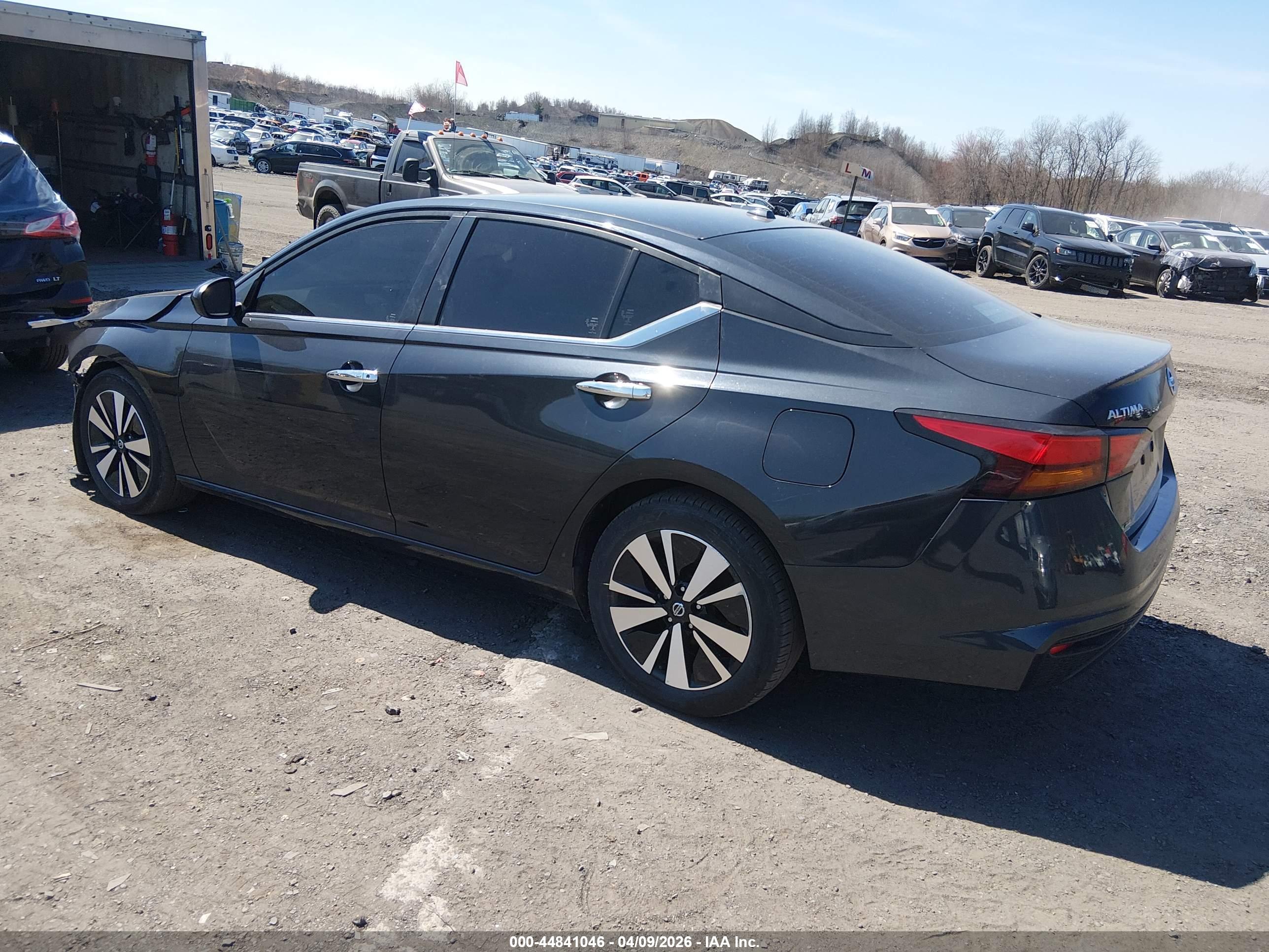 NISSAN ALTIMA image 3