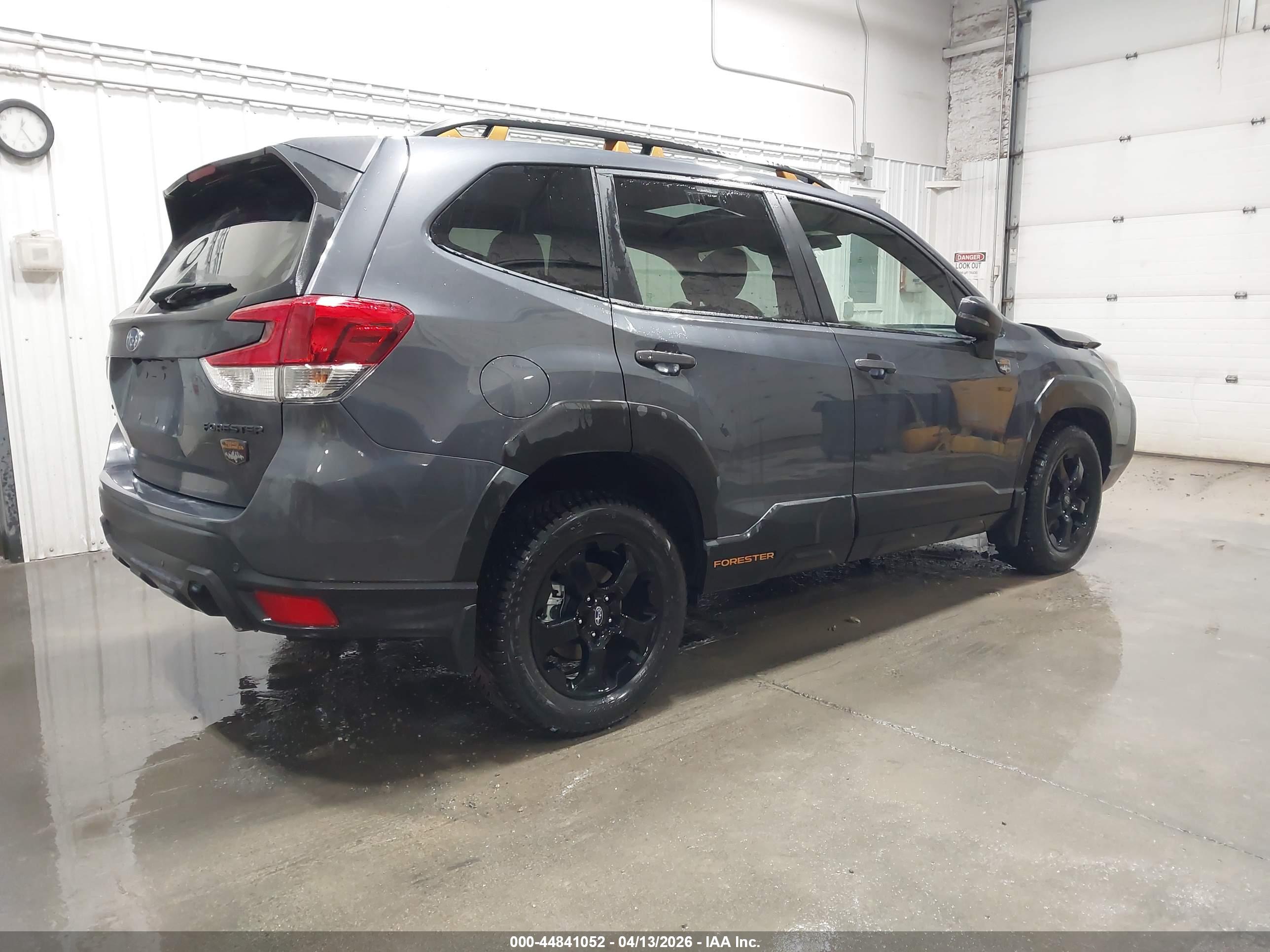 SUBARU FORESTER image 4