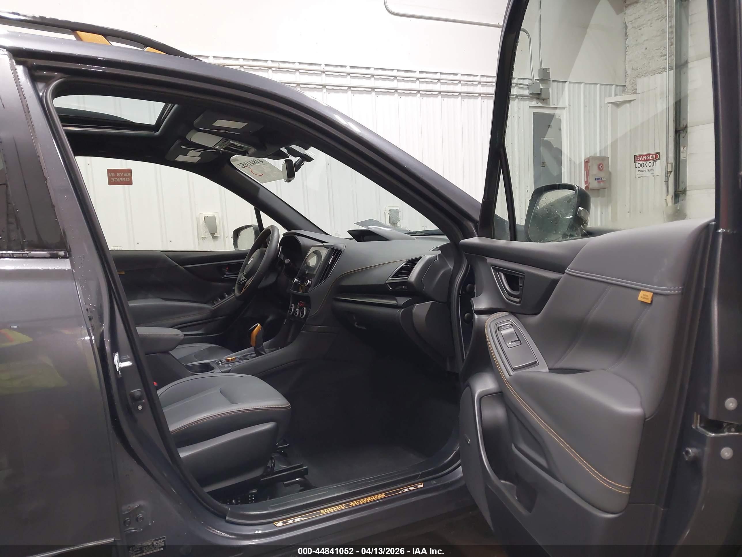 SUBARU FORESTER image 5