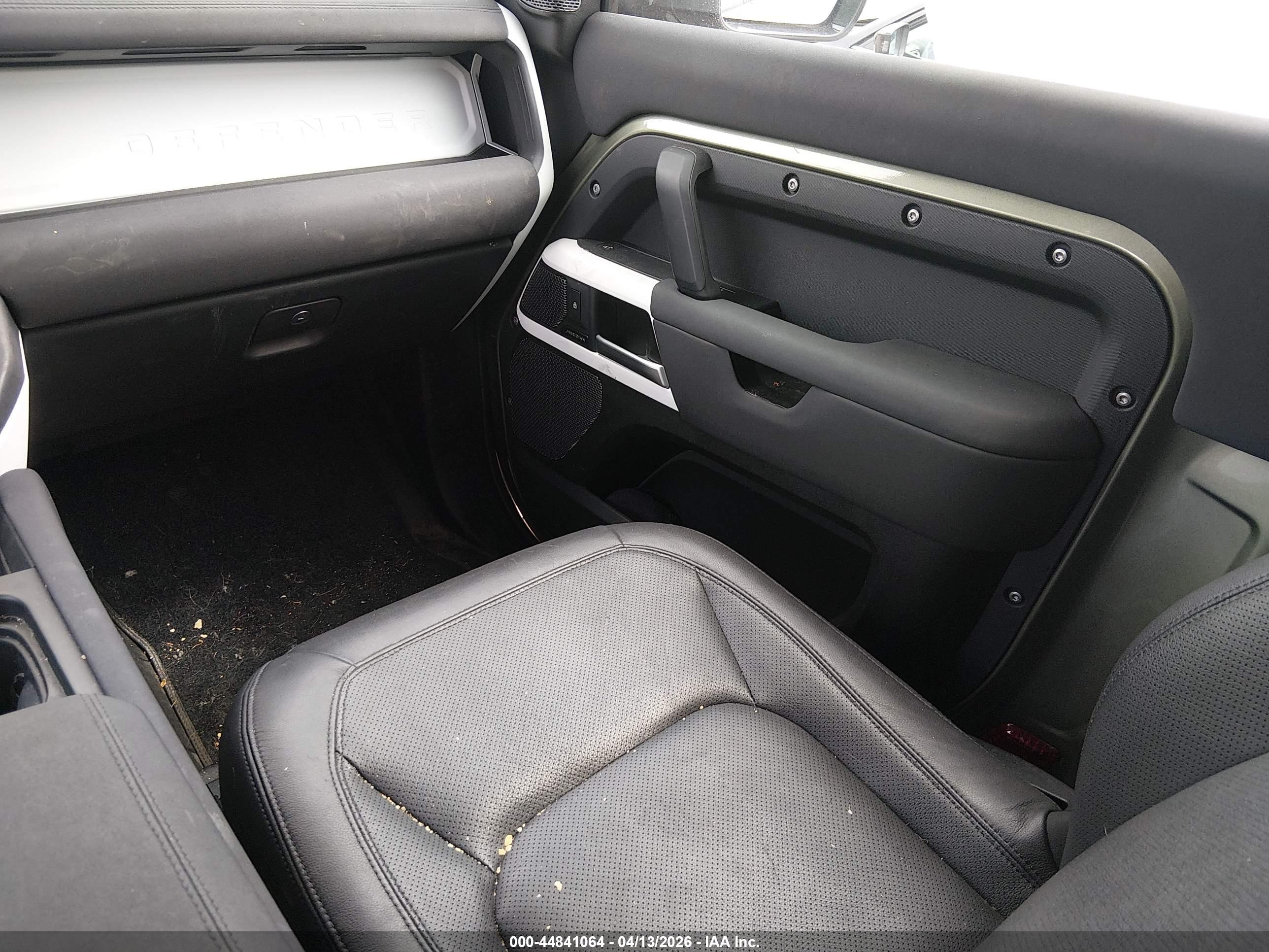 LAND ROVER image 5