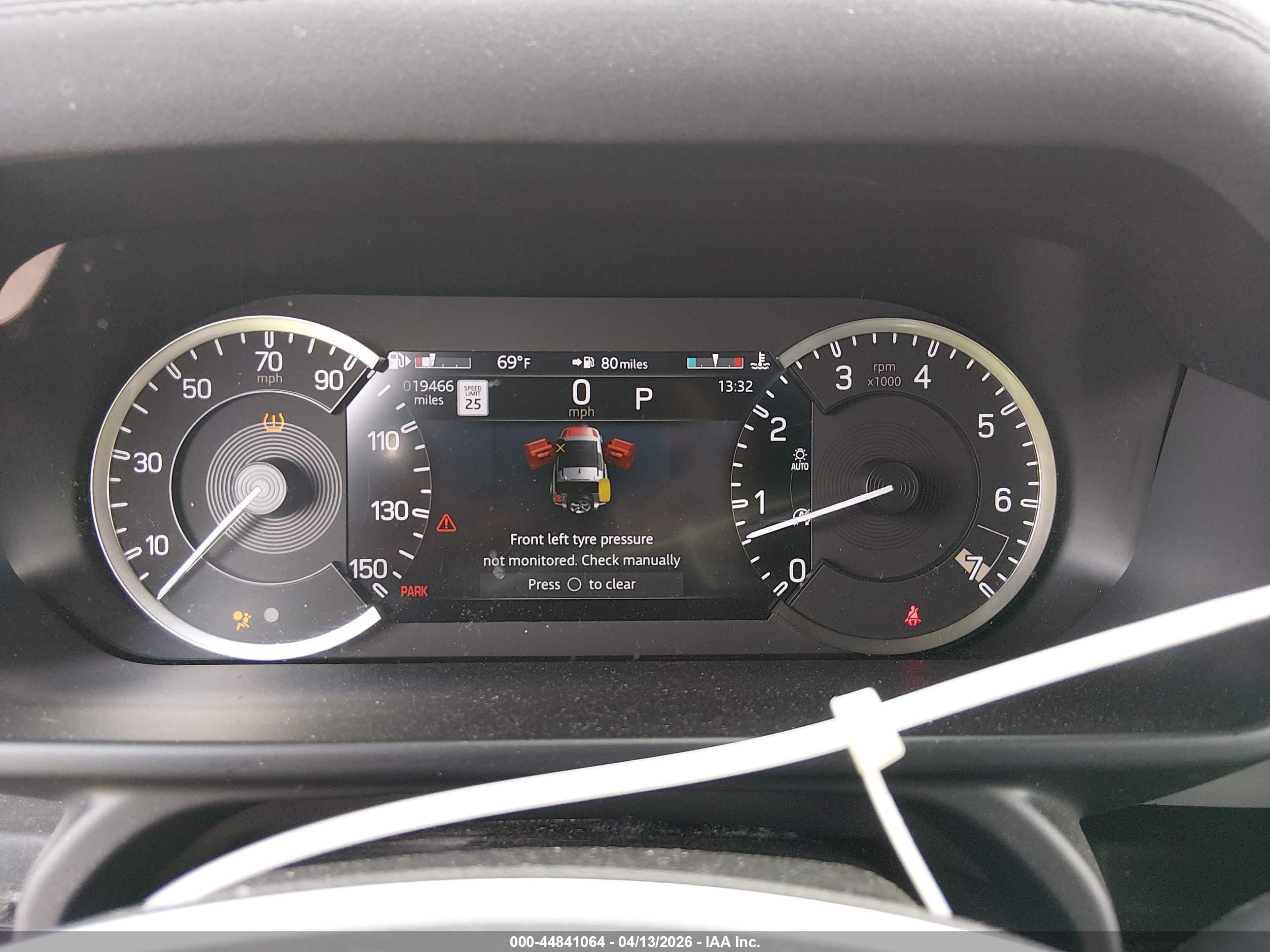 LAND ROVER image 7