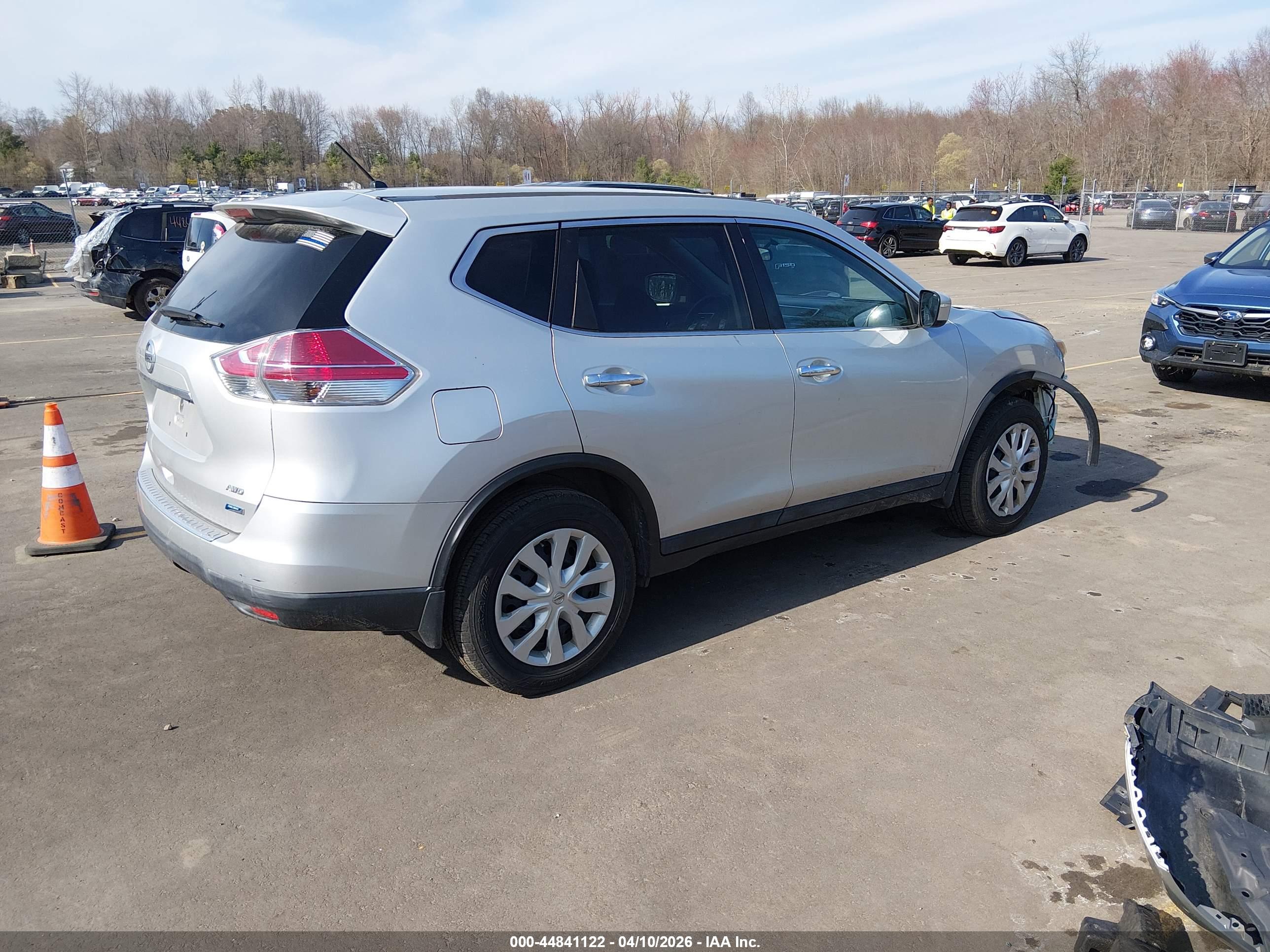 NISSAN ROGUE image 4