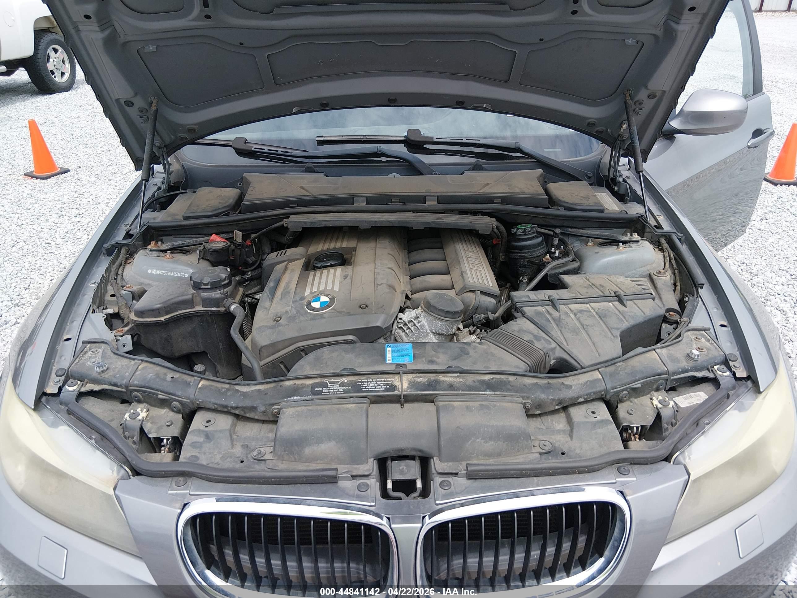 BMW 328I image 10