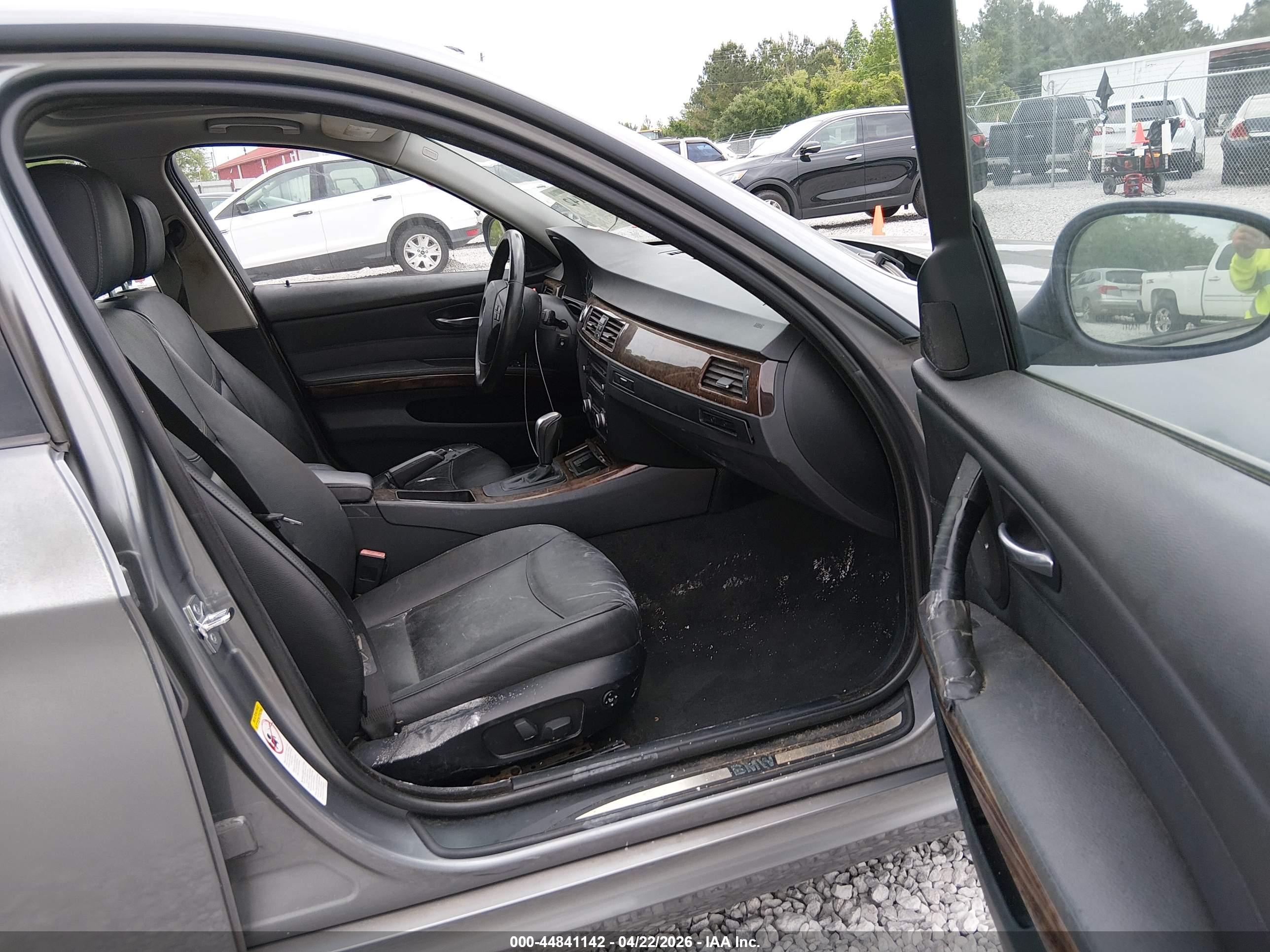 BMW 328I image 5