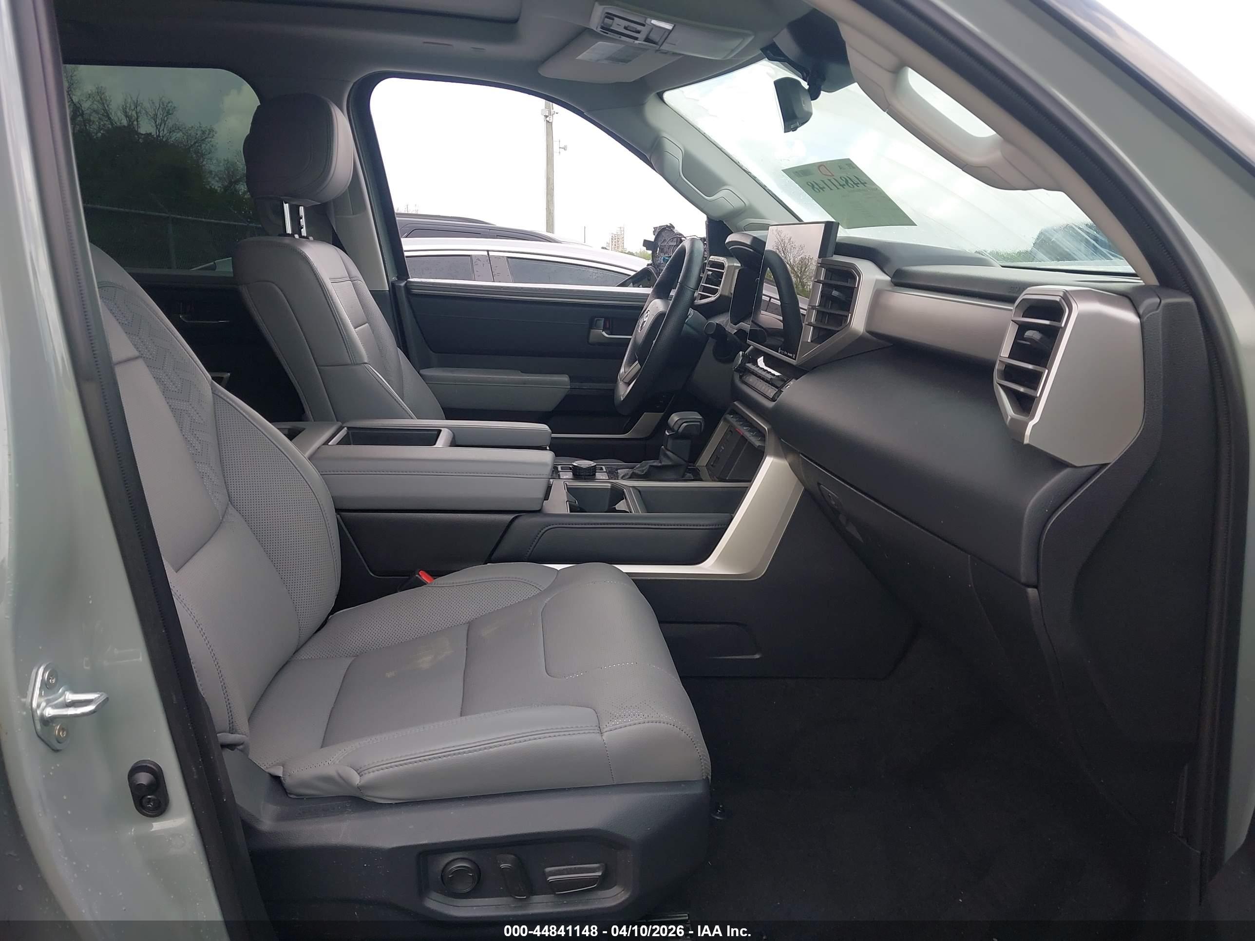 TOYOTA TUNDRA image 5