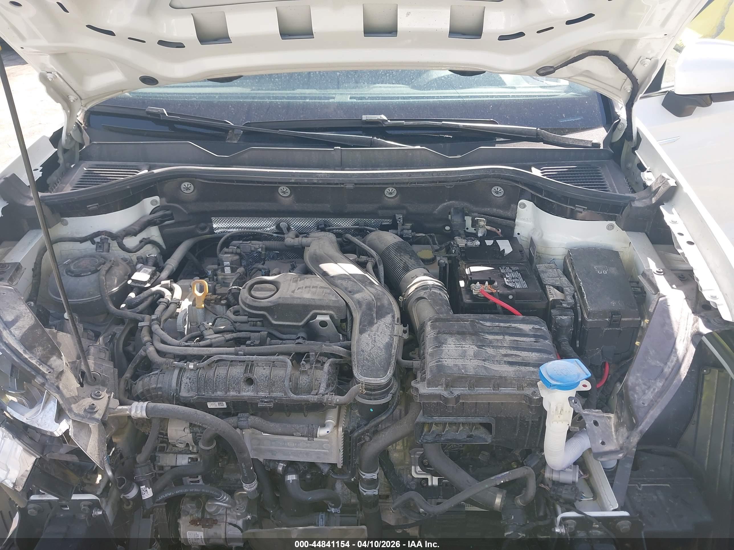 VOLKSWAGEN TAOS image 10