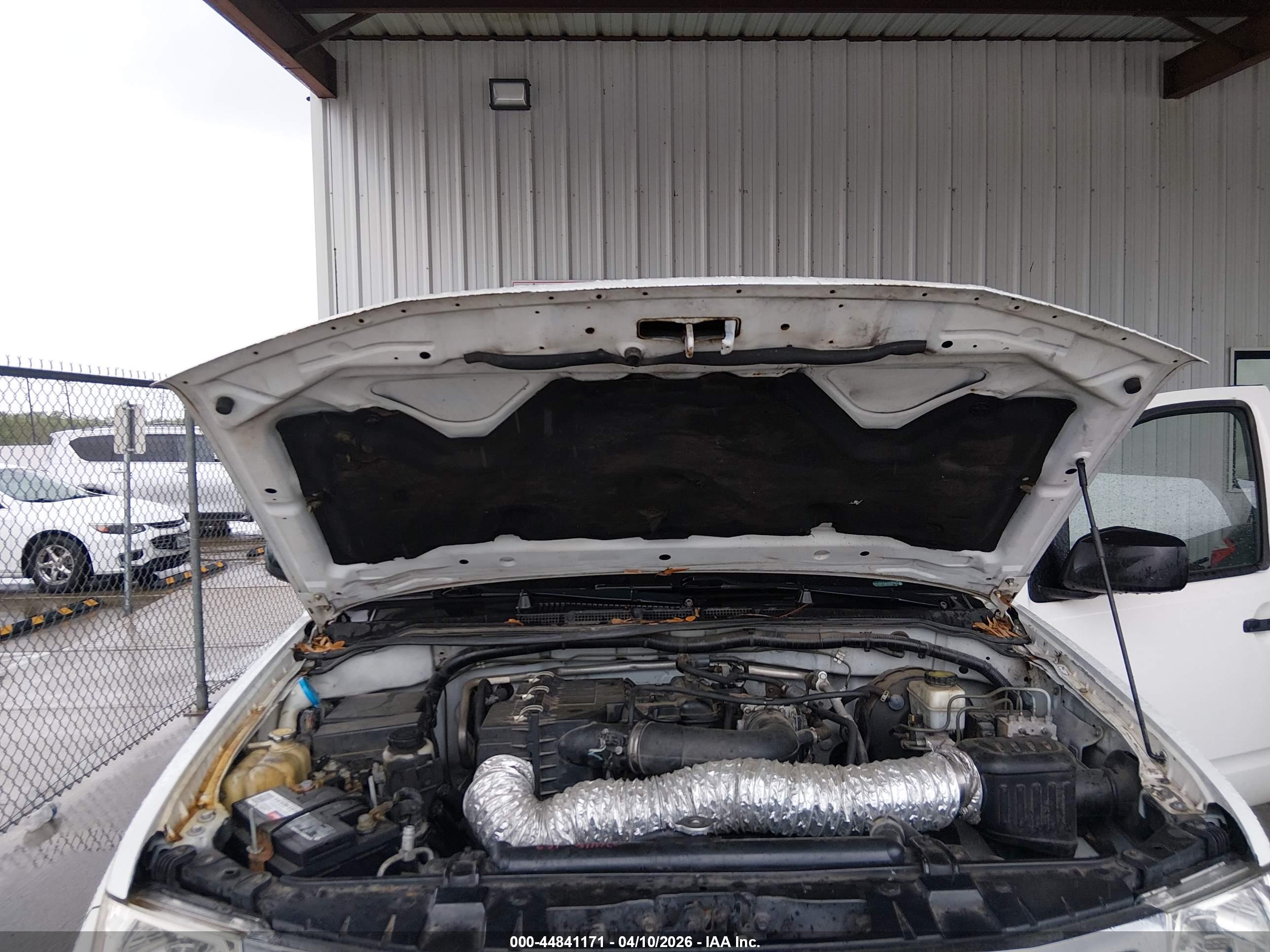 NISSAN FRONTIER image 10