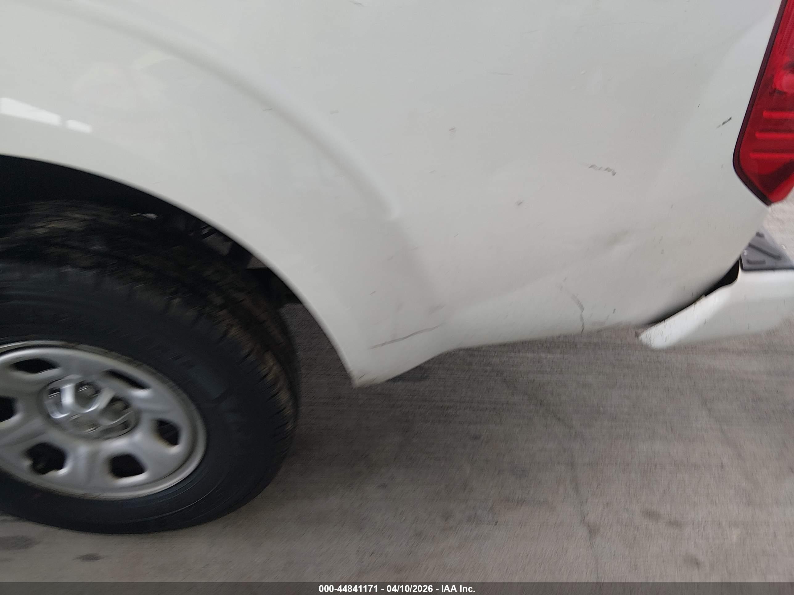 NISSAN FRONTIER image 6
