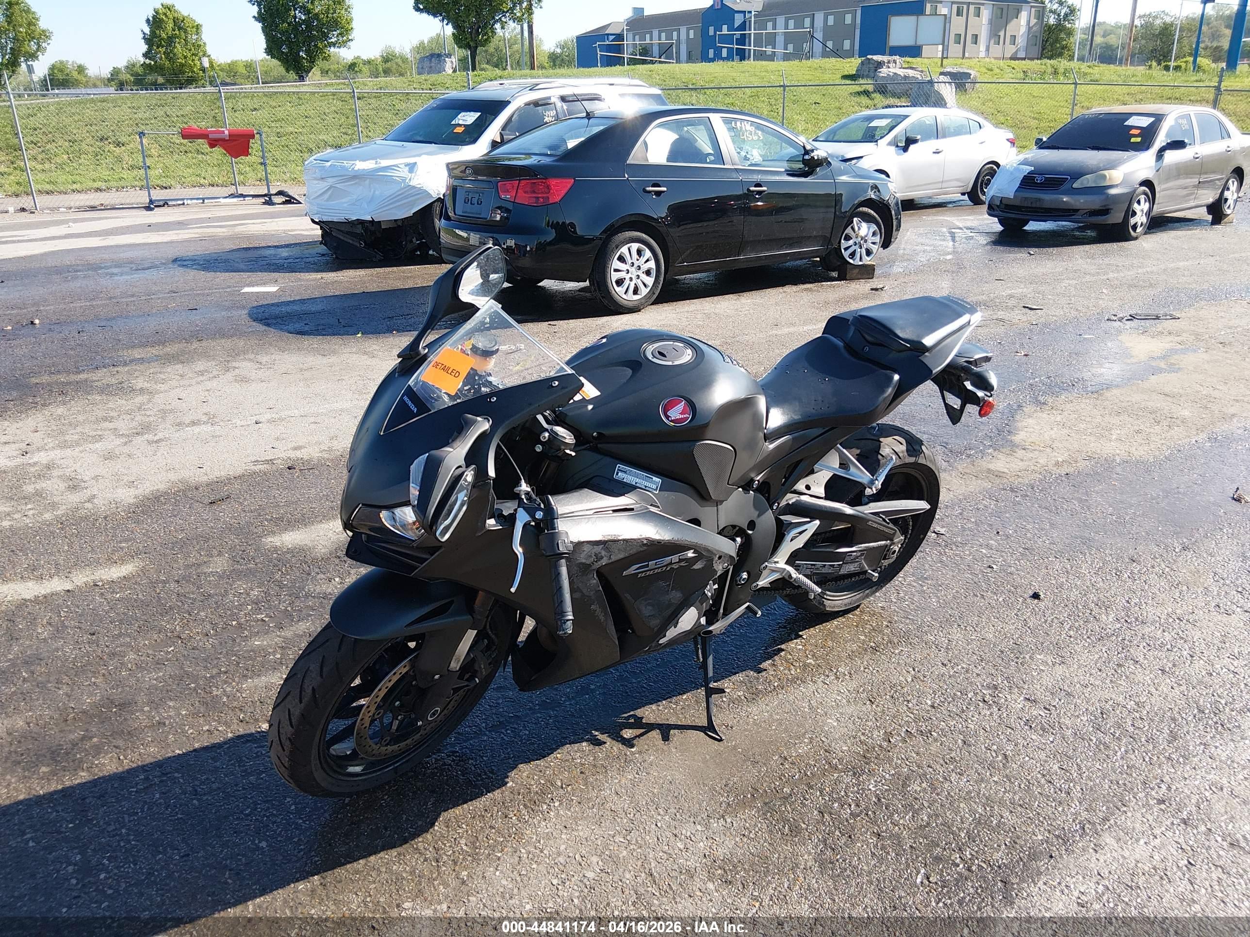 HONDA CBR1000 image 2