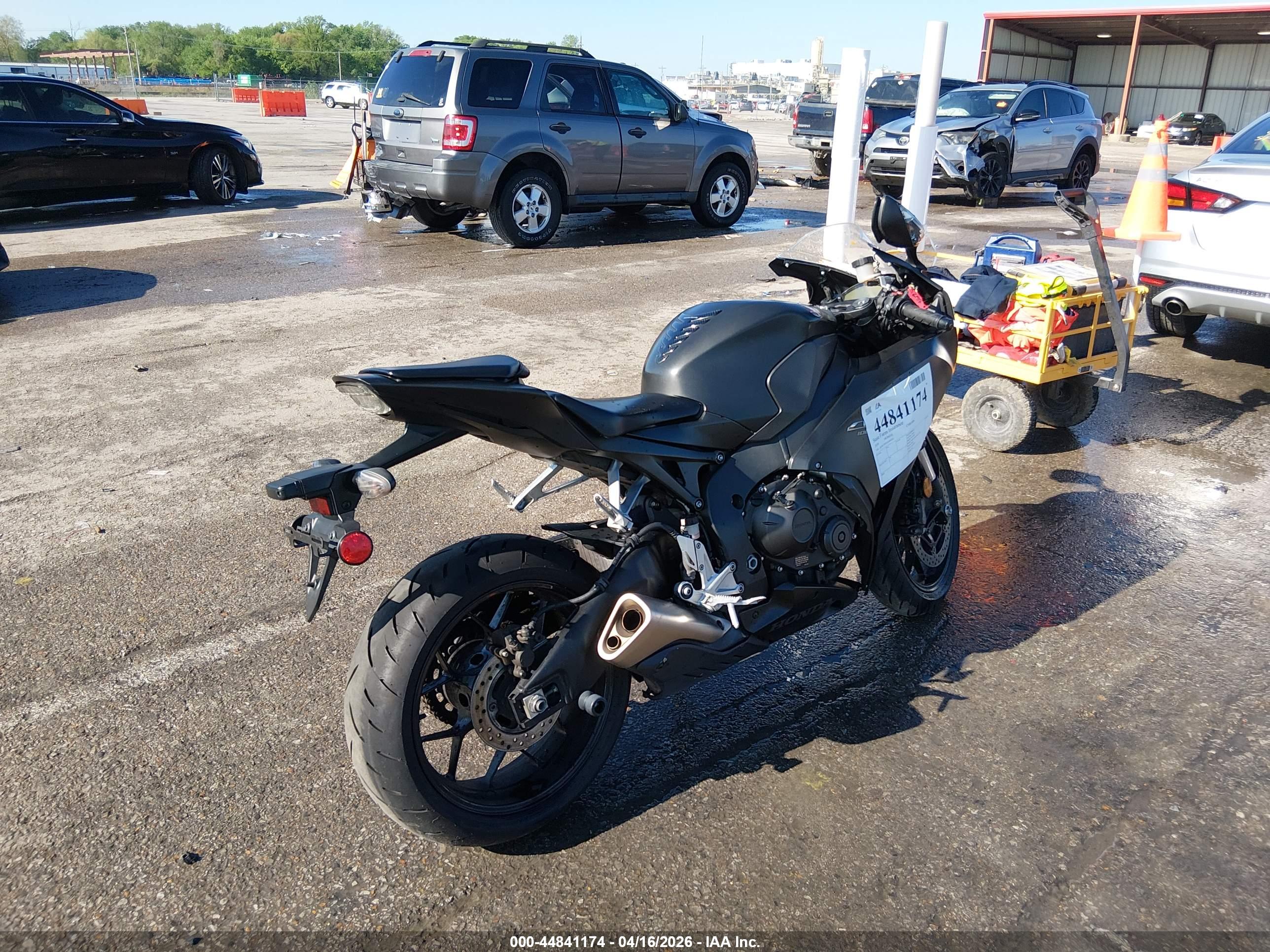 HONDA CBR1000 image 4