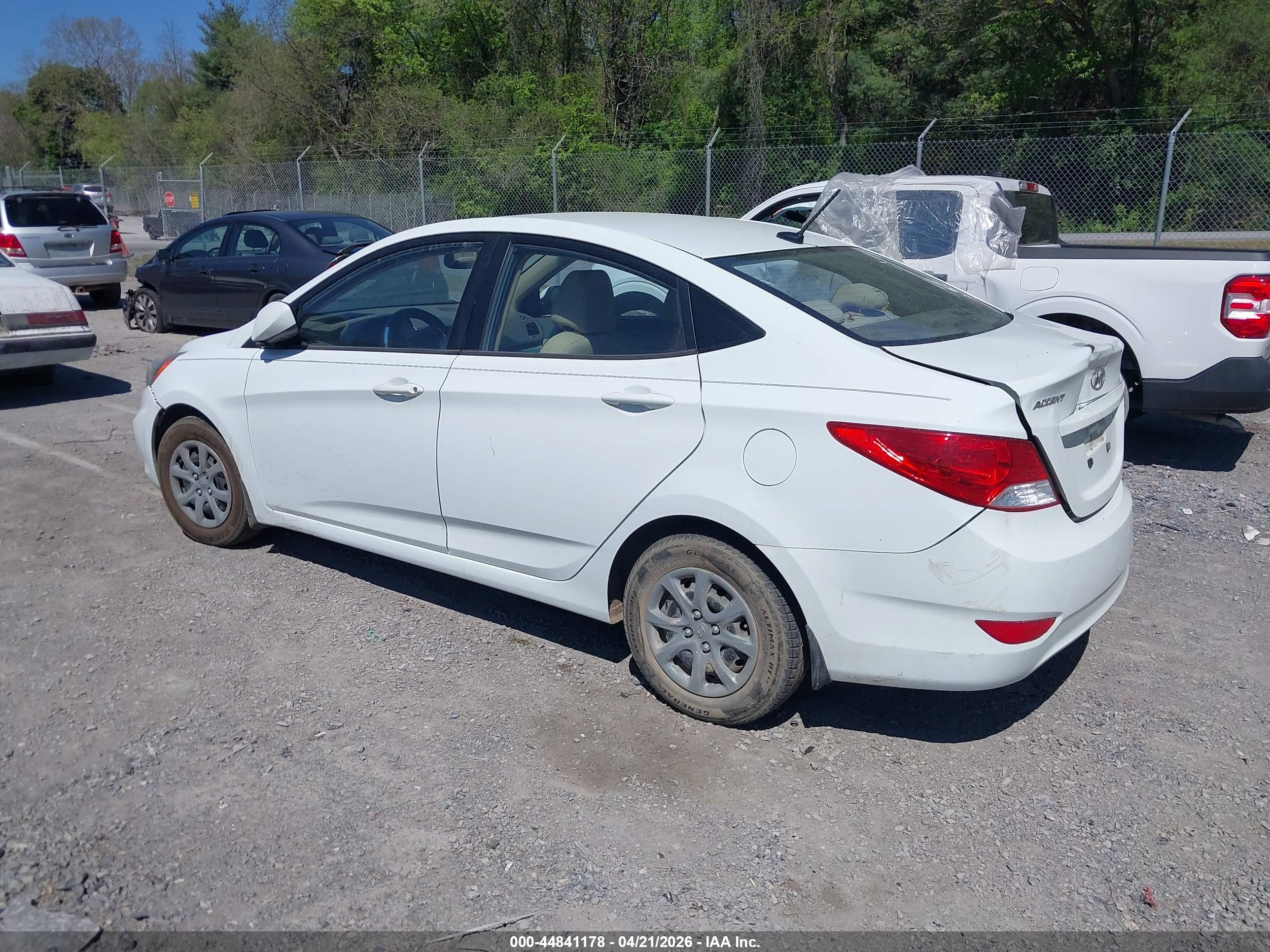 HYUNDAI ACCENT image 3