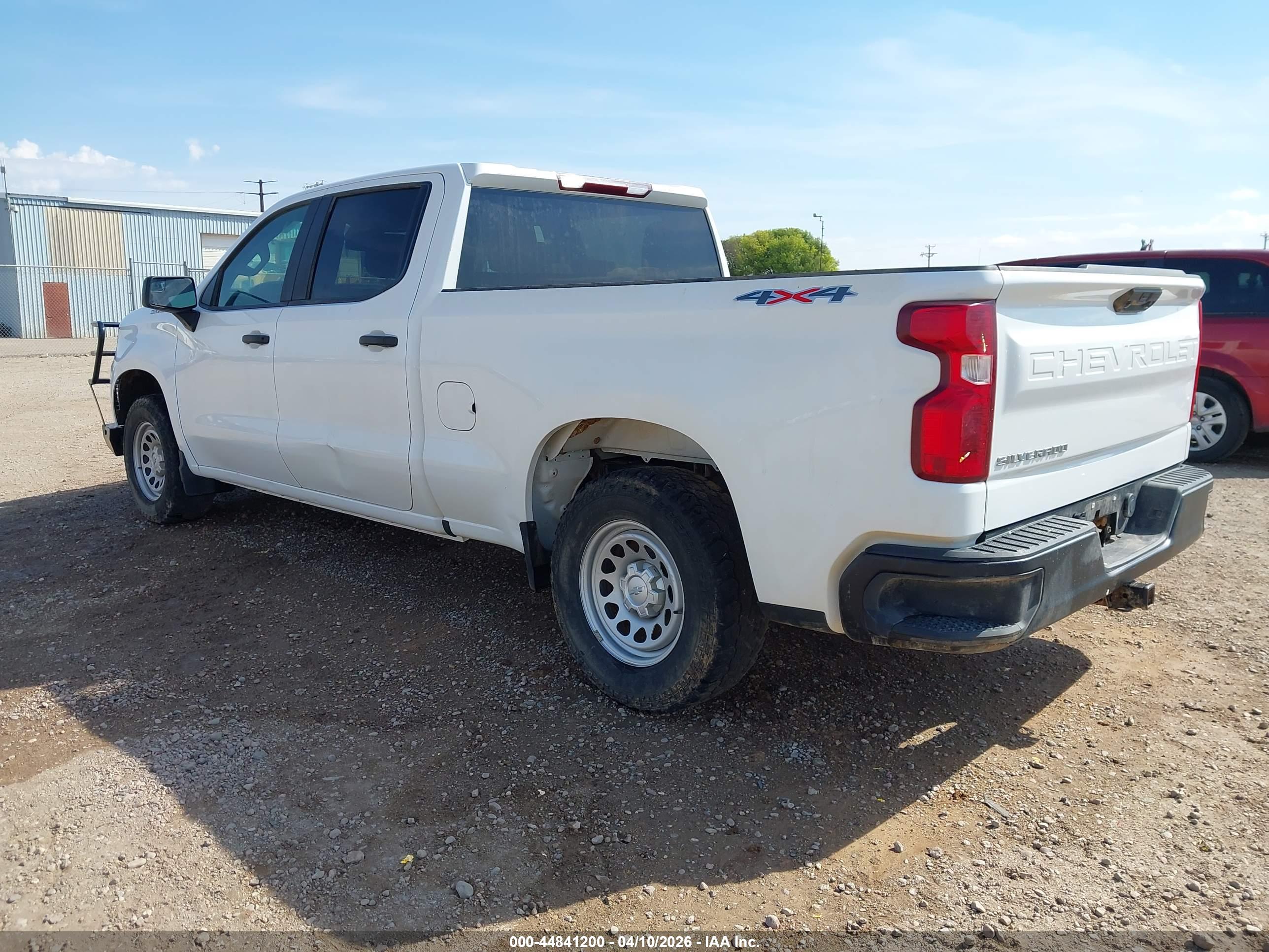 CHEVROLET SILVERADO image 3