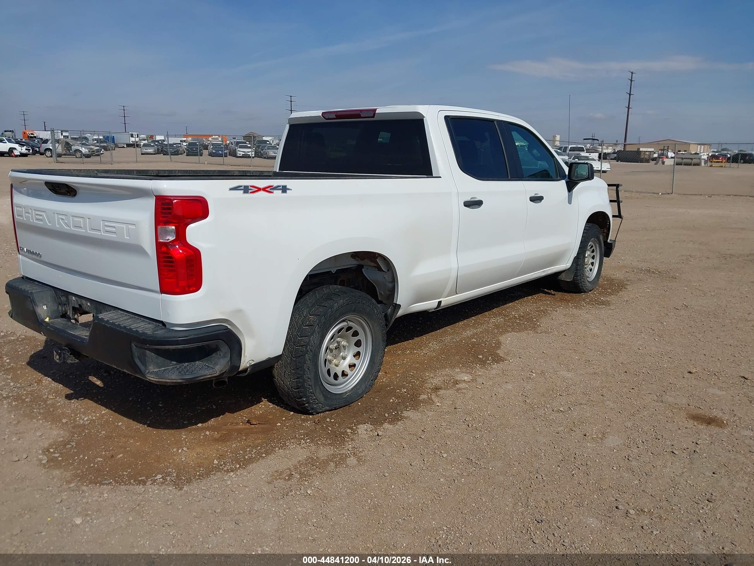 CHEVROLET SILVERADO image 4