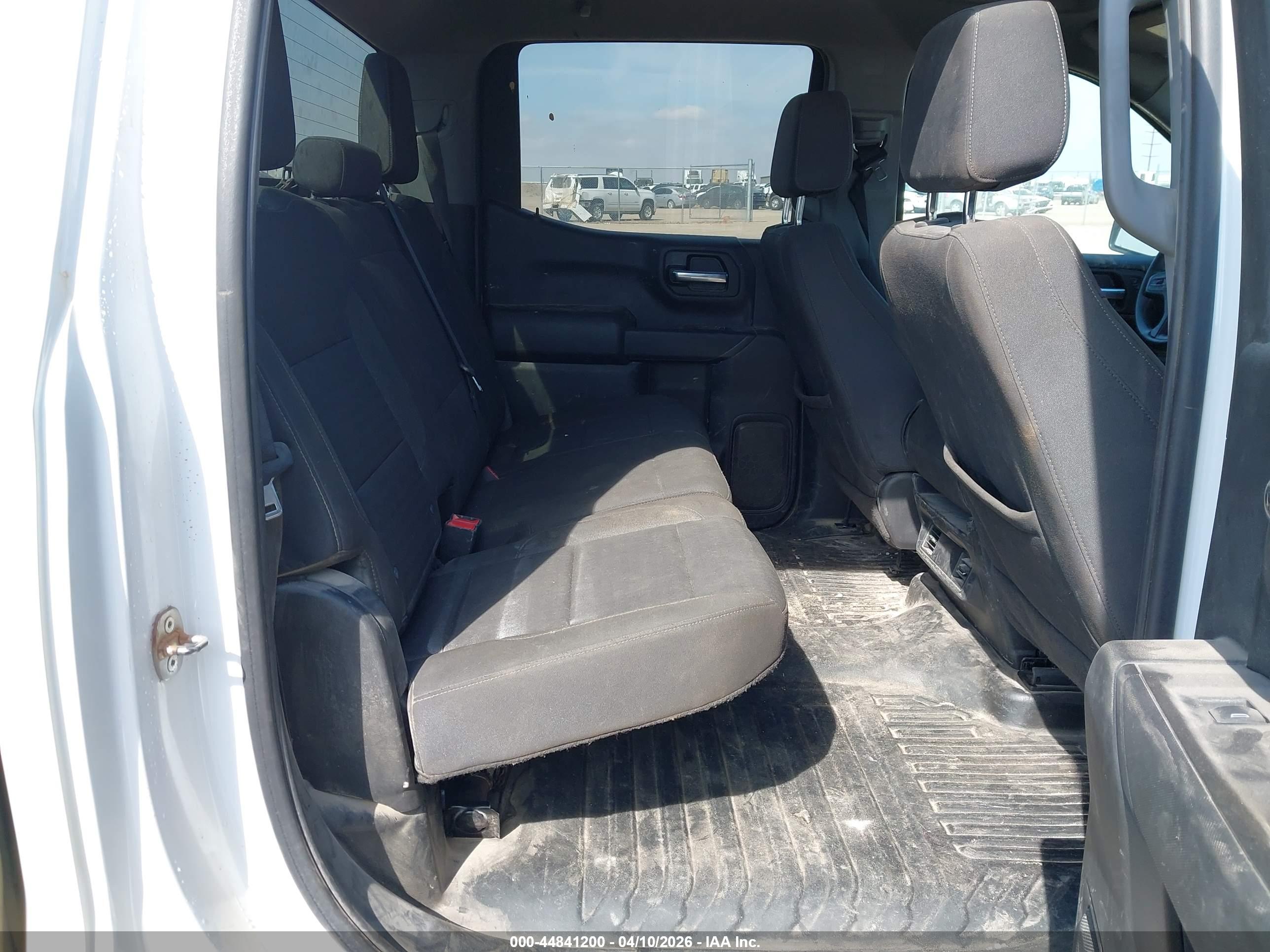 CHEVROLET SILVERADO image 8