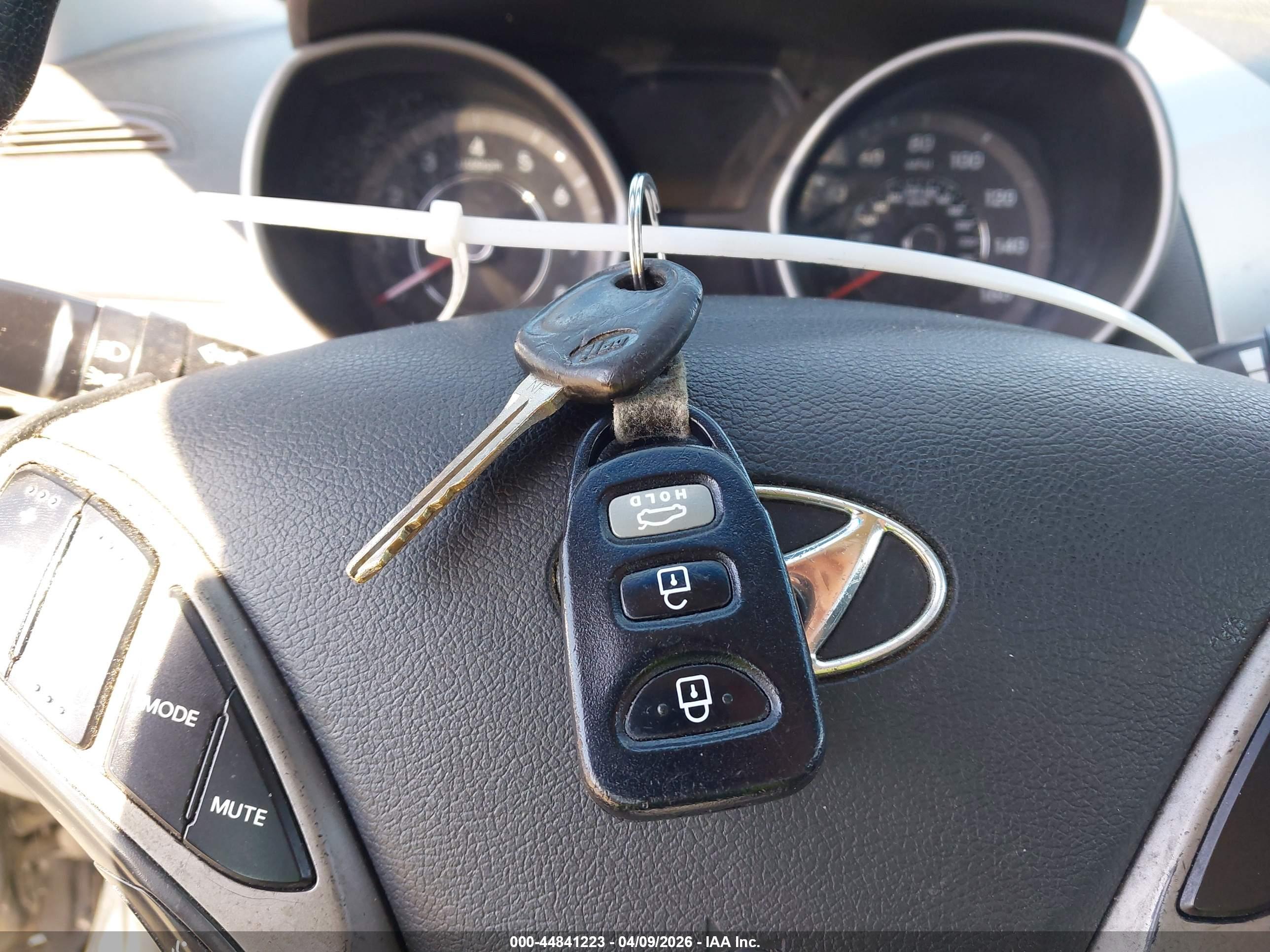 HYUNDAI ELANTRA image 11