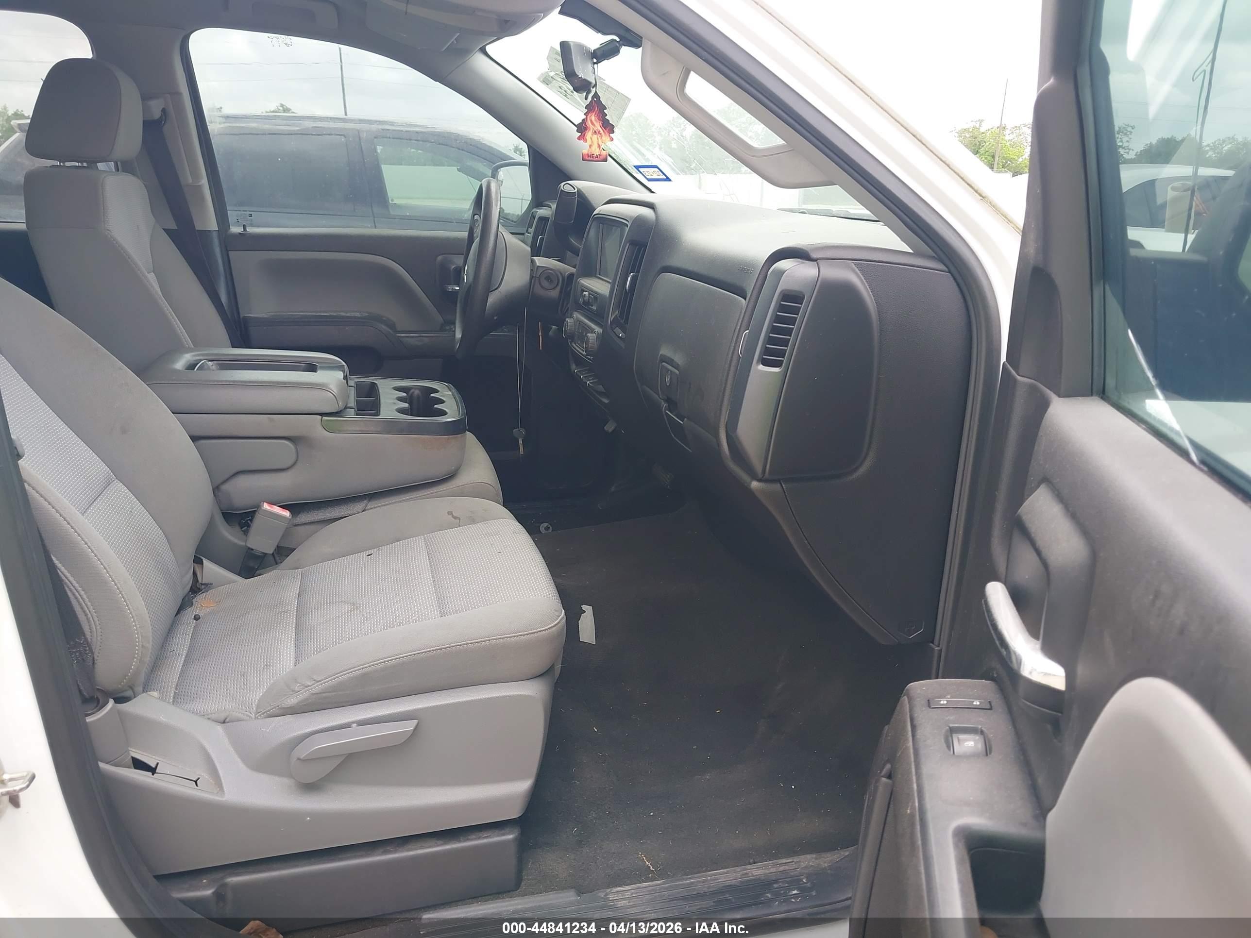 CHEVROLET SILVERADO image 5