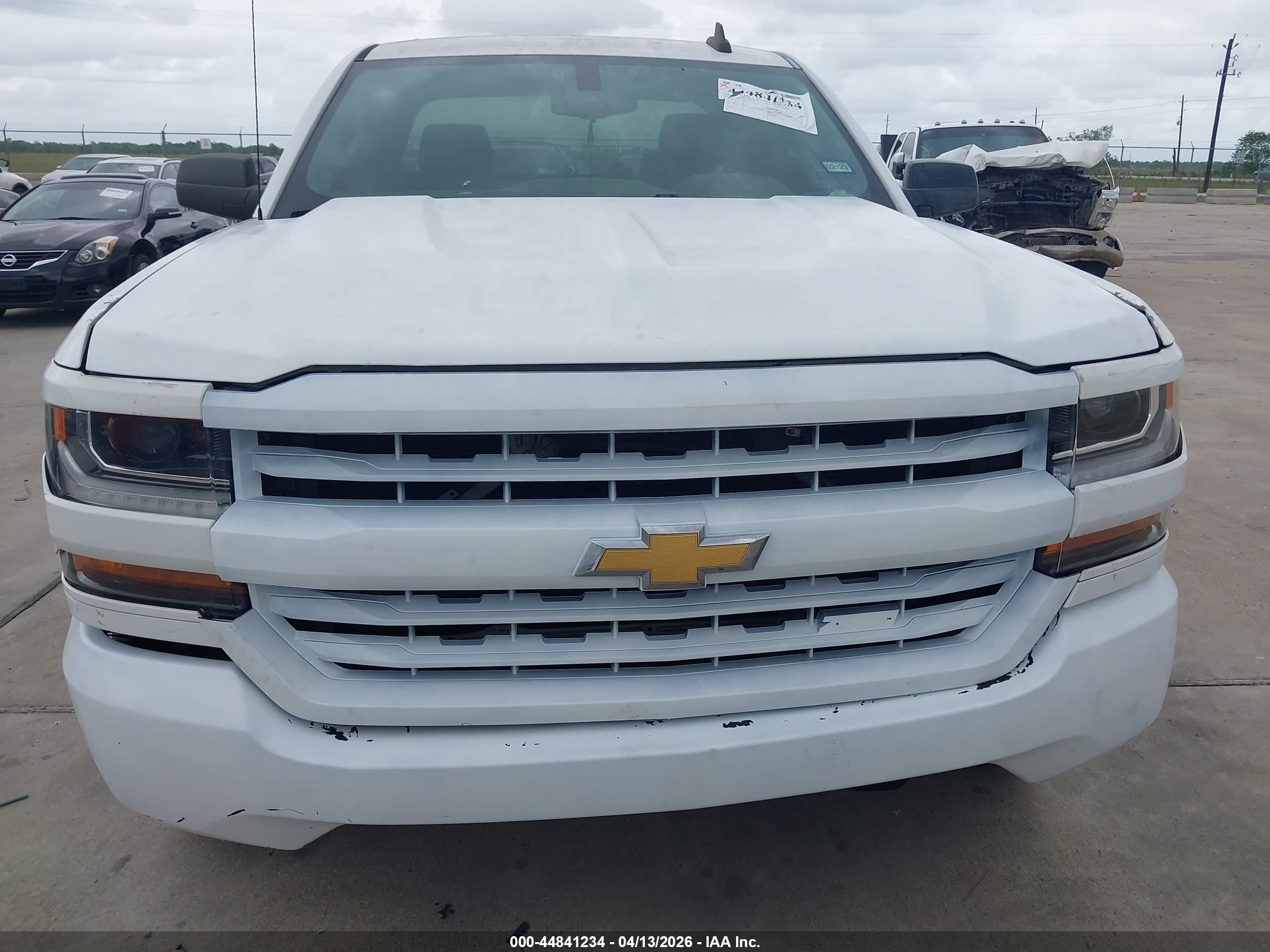 CHEVROLET SILVERADO image 6