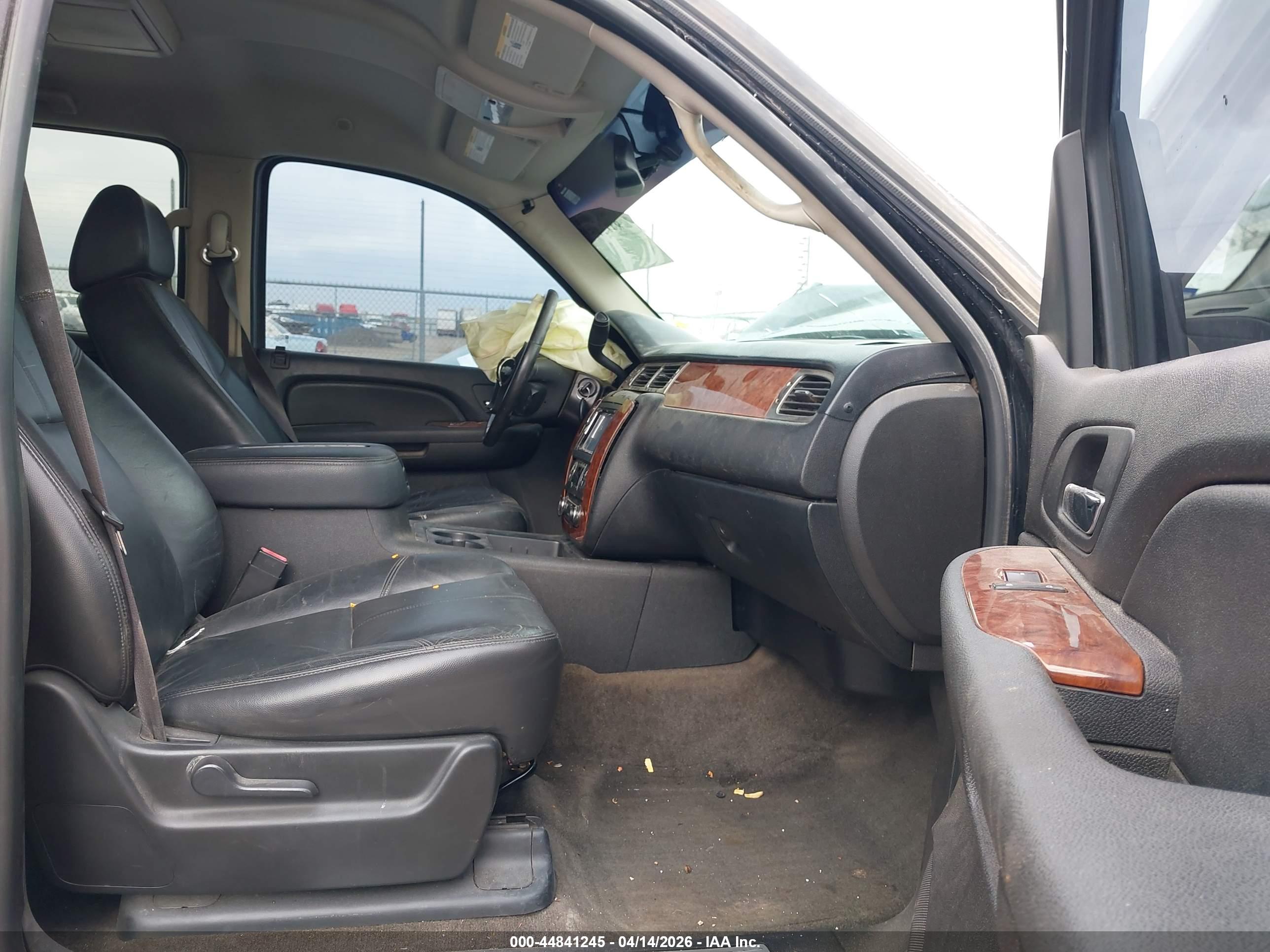 CHEVROLET TAHOE image 5