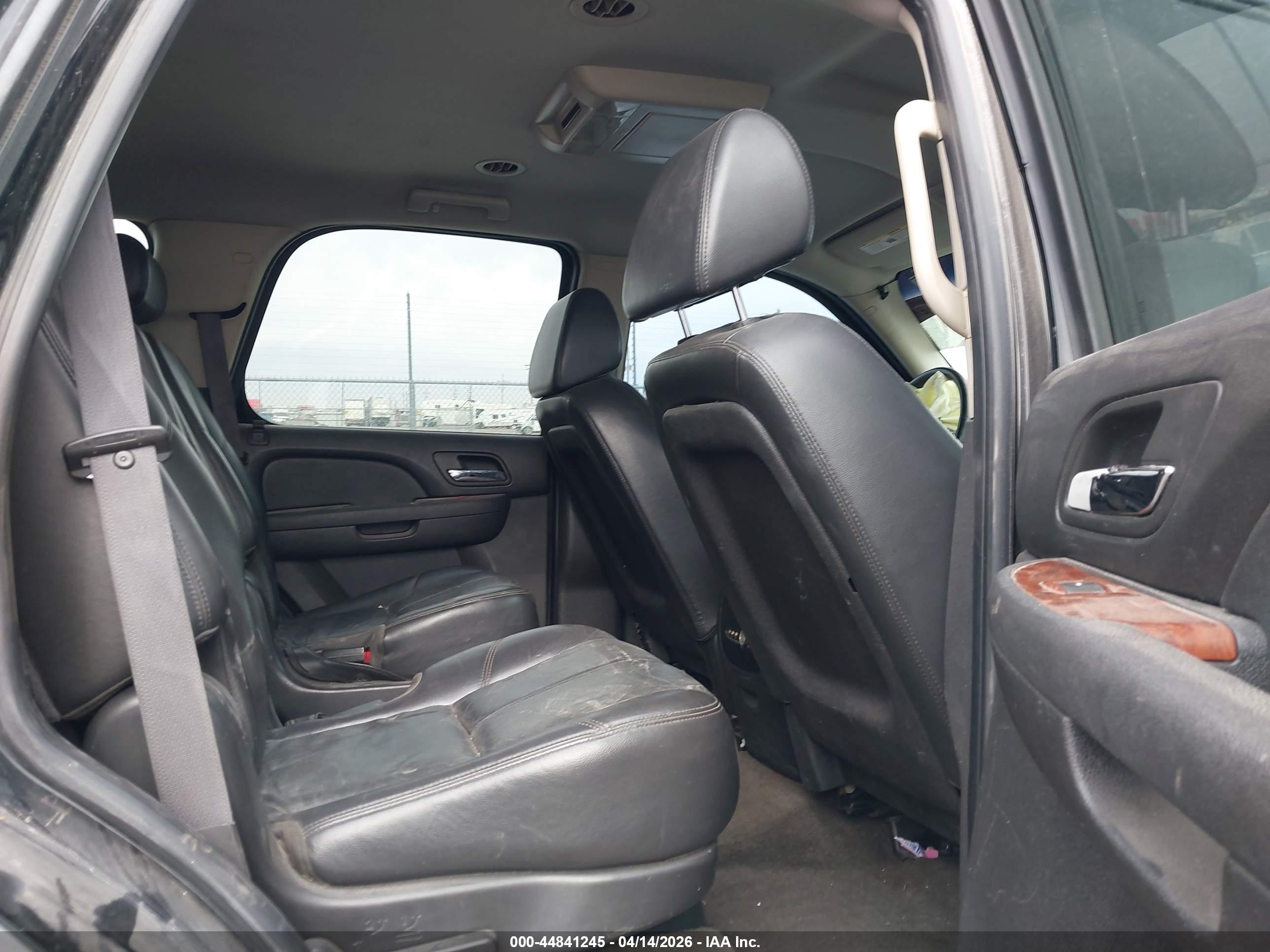CHEVROLET TAHOE image 8