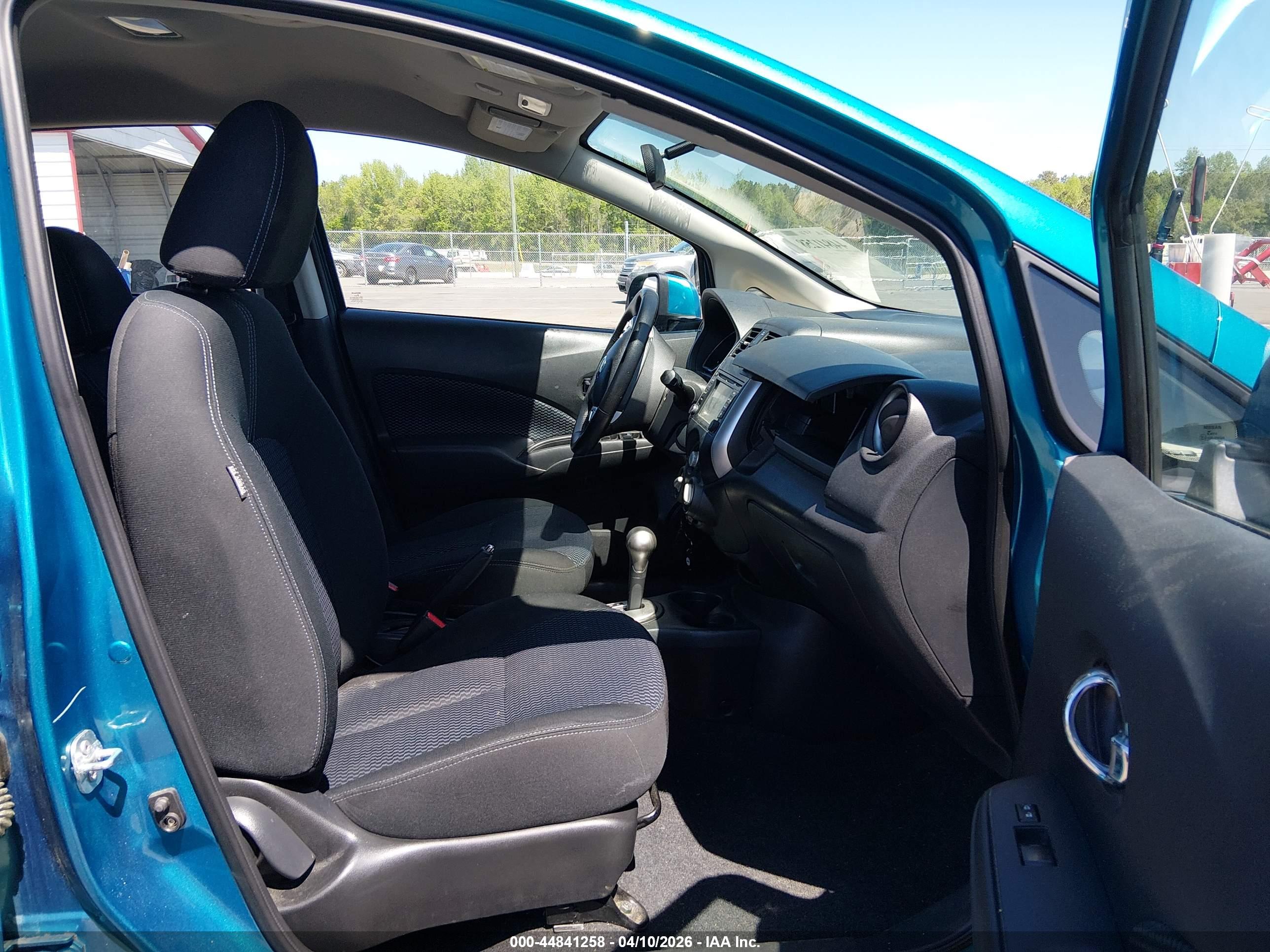 NISSAN VERSA image 5