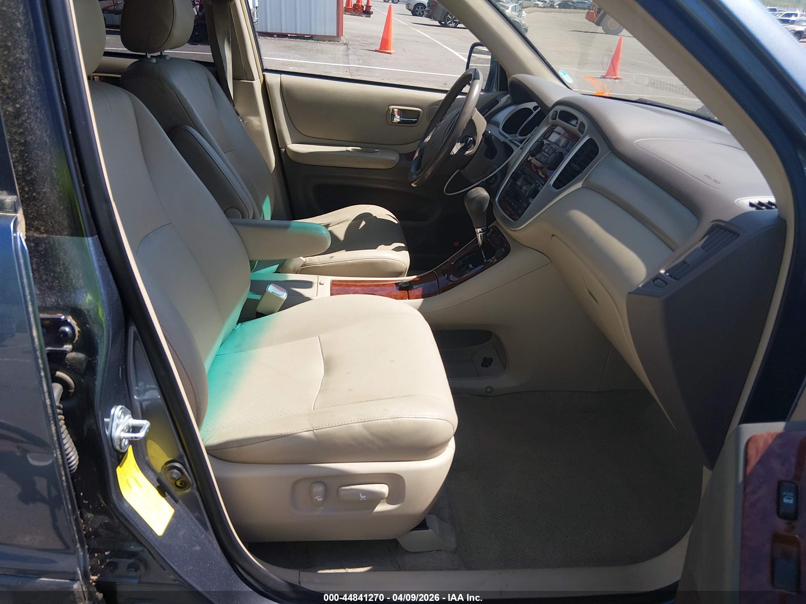 TOYOTA HIGHLANDER image 5