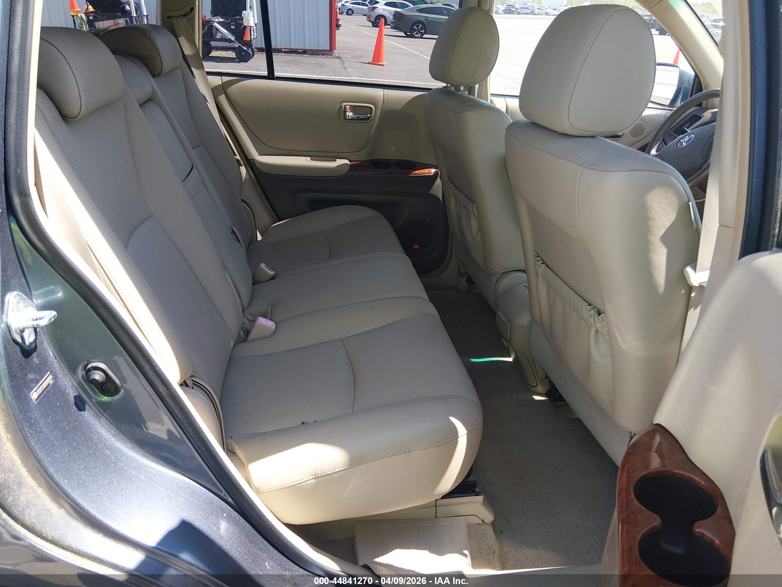 TOYOTA HIGHLANDER image 8